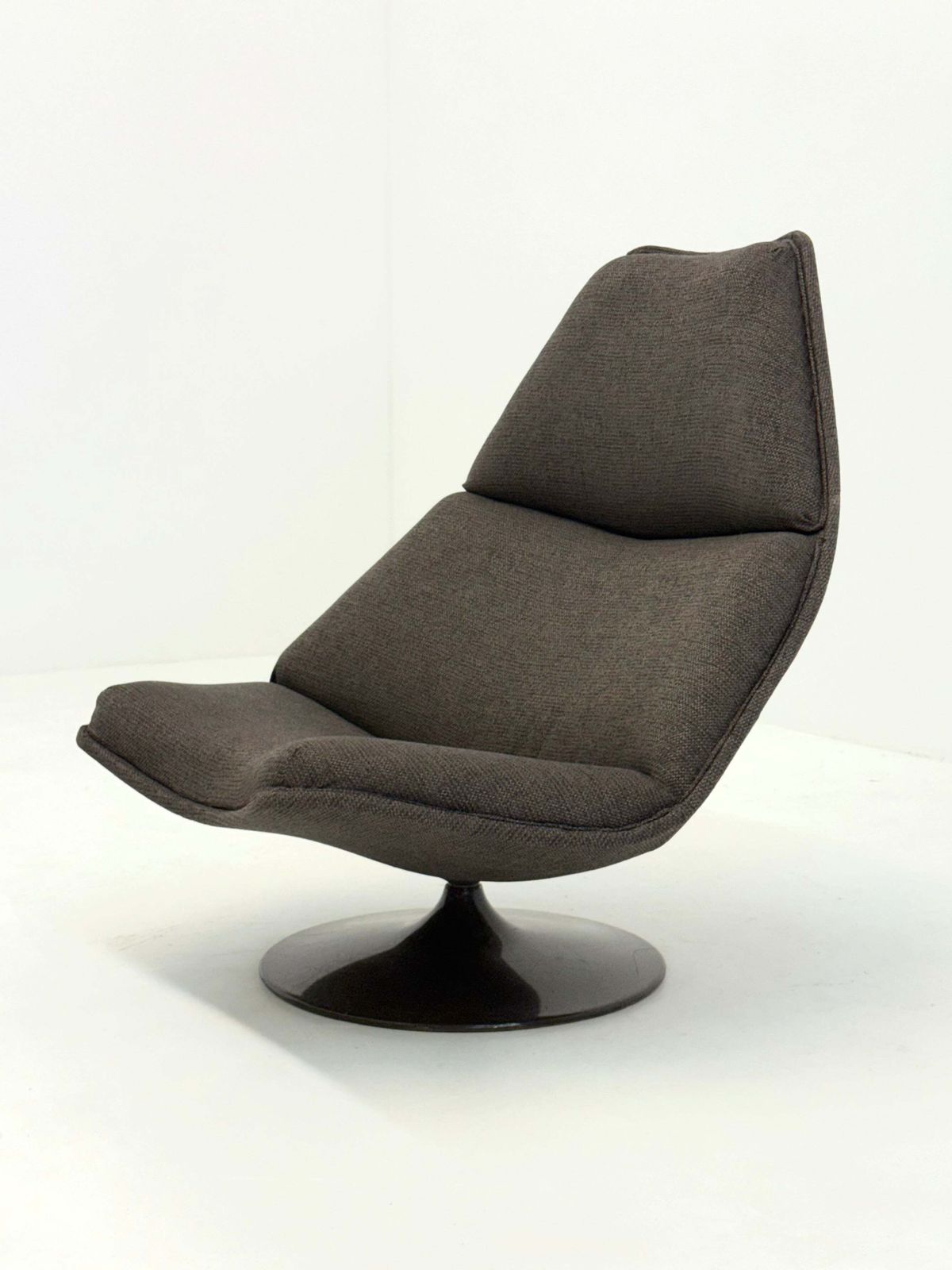 Artifort F510 Armchair By Geoffrey Harcourt