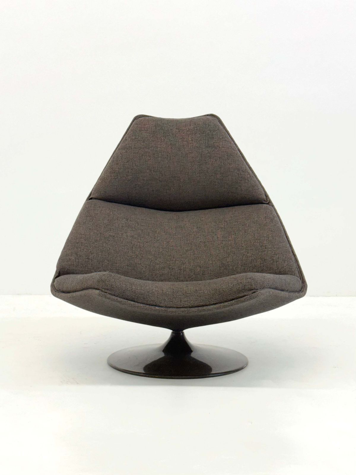 Artifort F510 Armchair By Geoffrey Harcourt photo vinterior