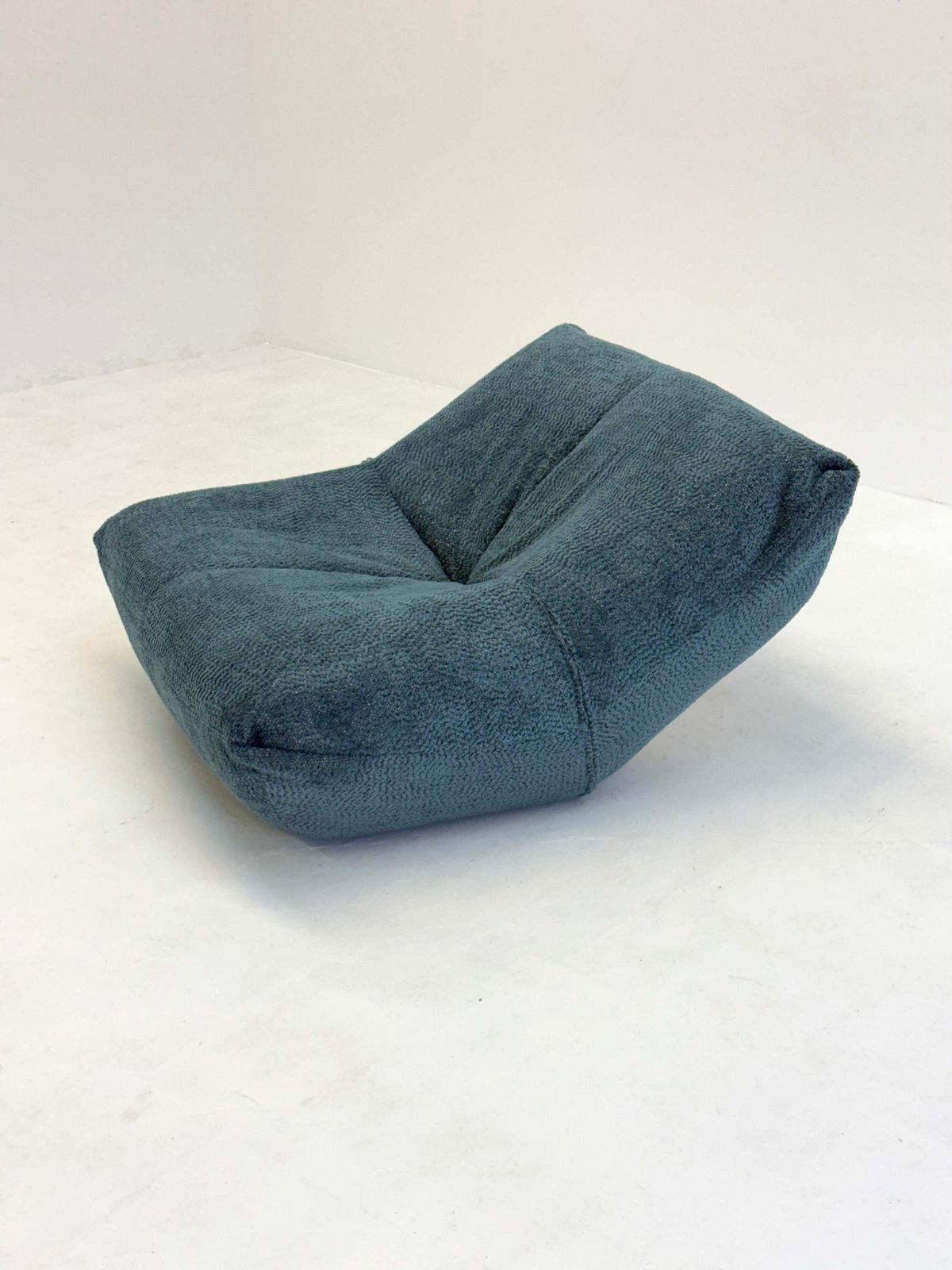 Papillon Lounge Chairs By Guido Maria Rosati For Giovannetti In Blue photo furniture