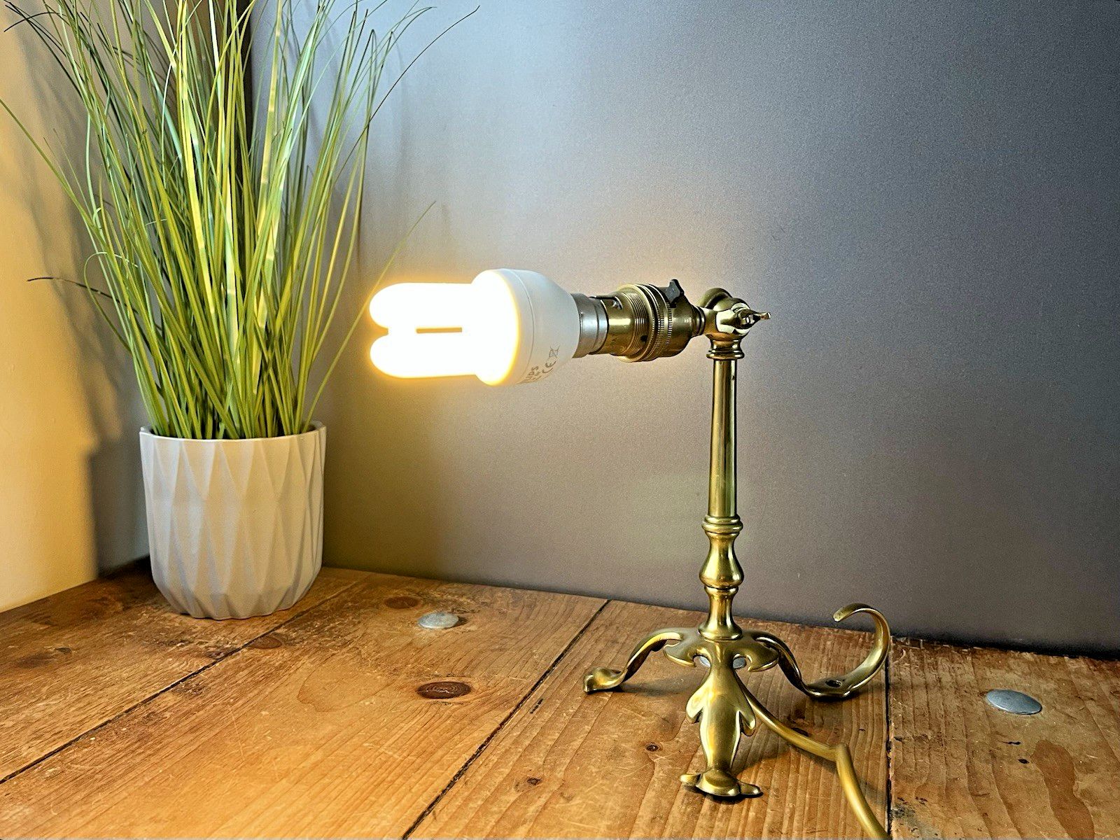 Antique Arts & Crafts Articulated Acanthus Candlestick Carriage Lamp Base Light photo furniture