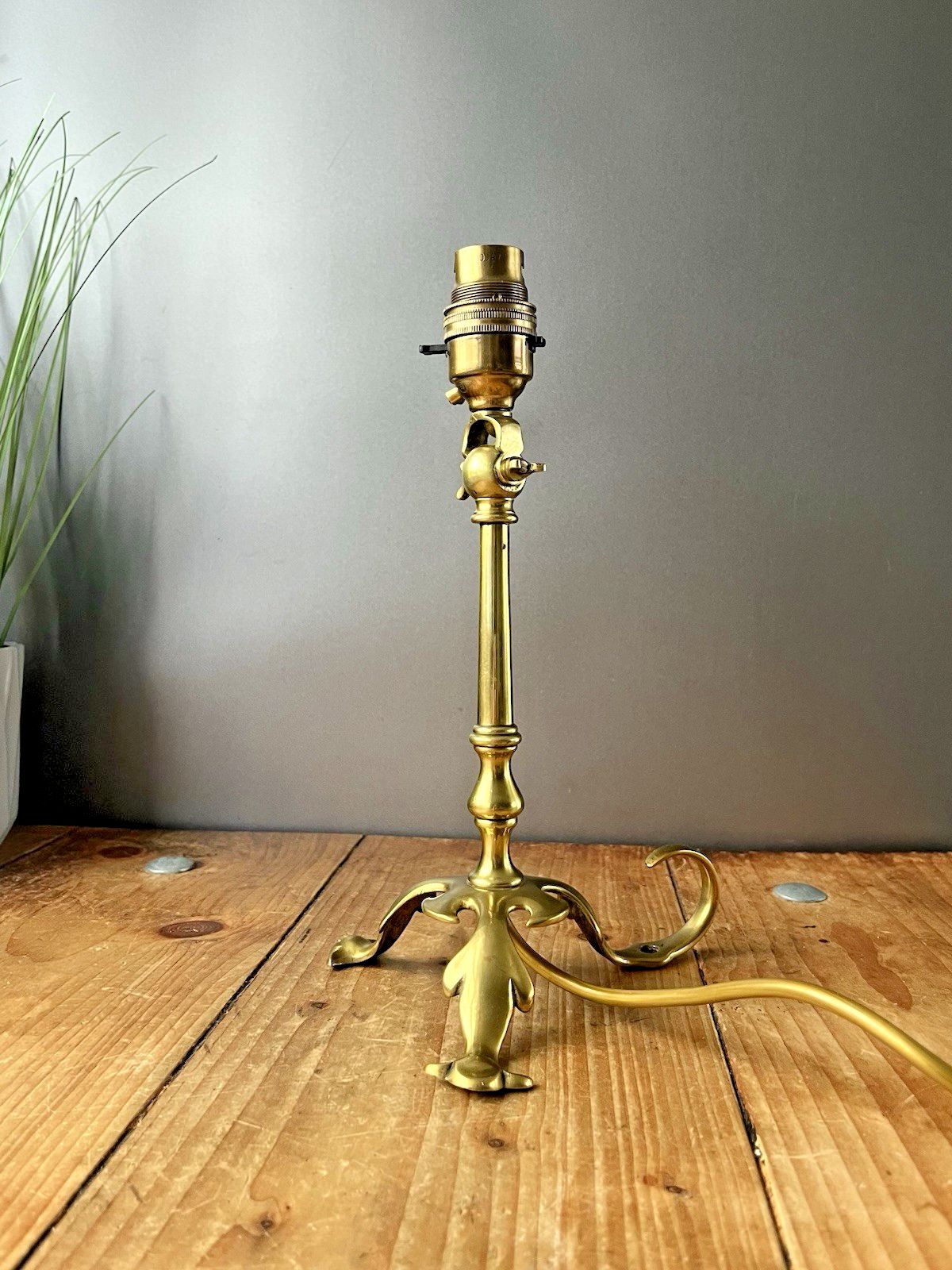 Antique Arts & Crafts Articulated Acanthus Candlestick Carriage Lamp Base Light photo 495.0