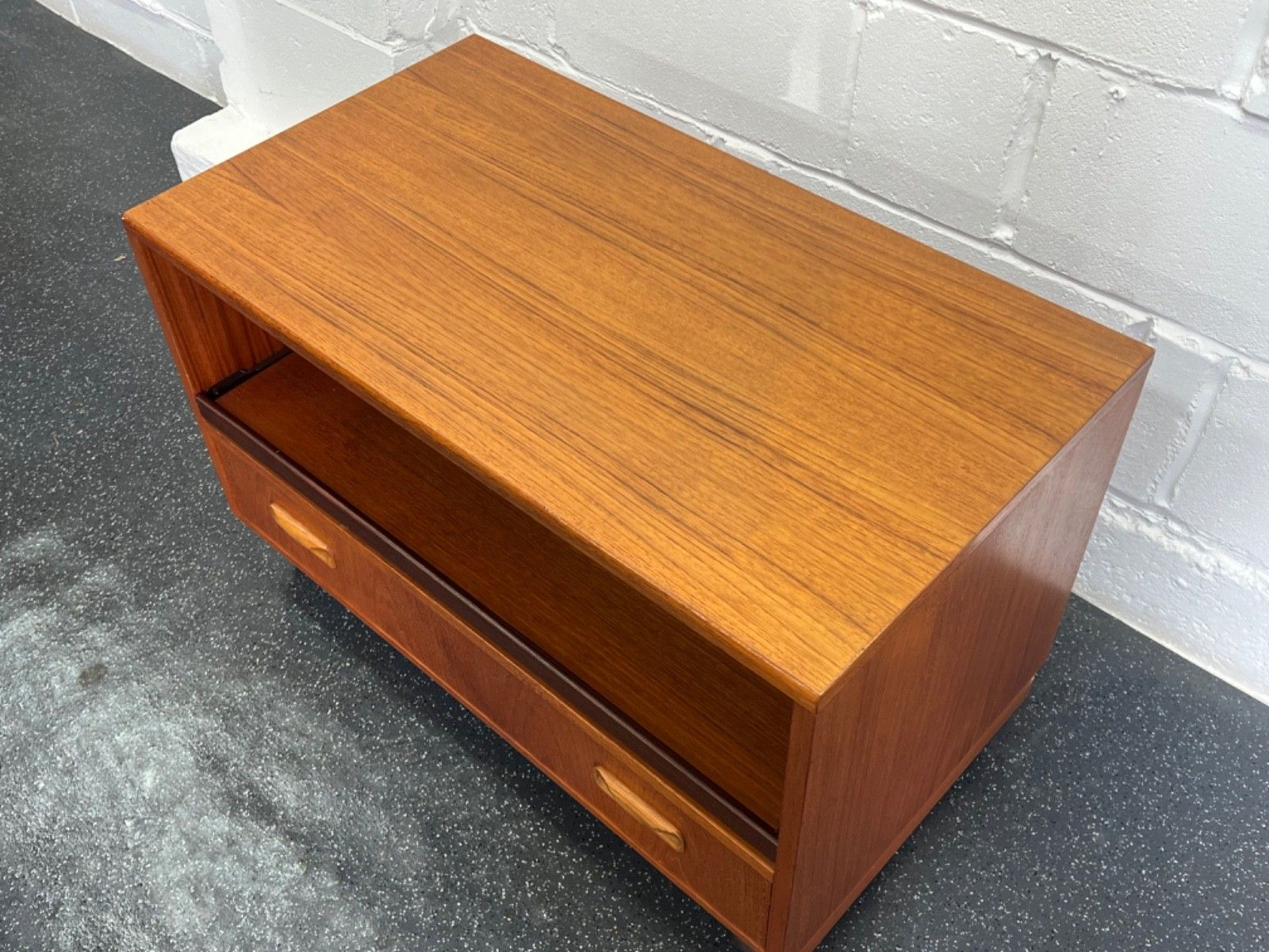G Plan Media Cabinet Tv Stand Midcentury Vintage Teak 1960s (Delivery Available) photo buy