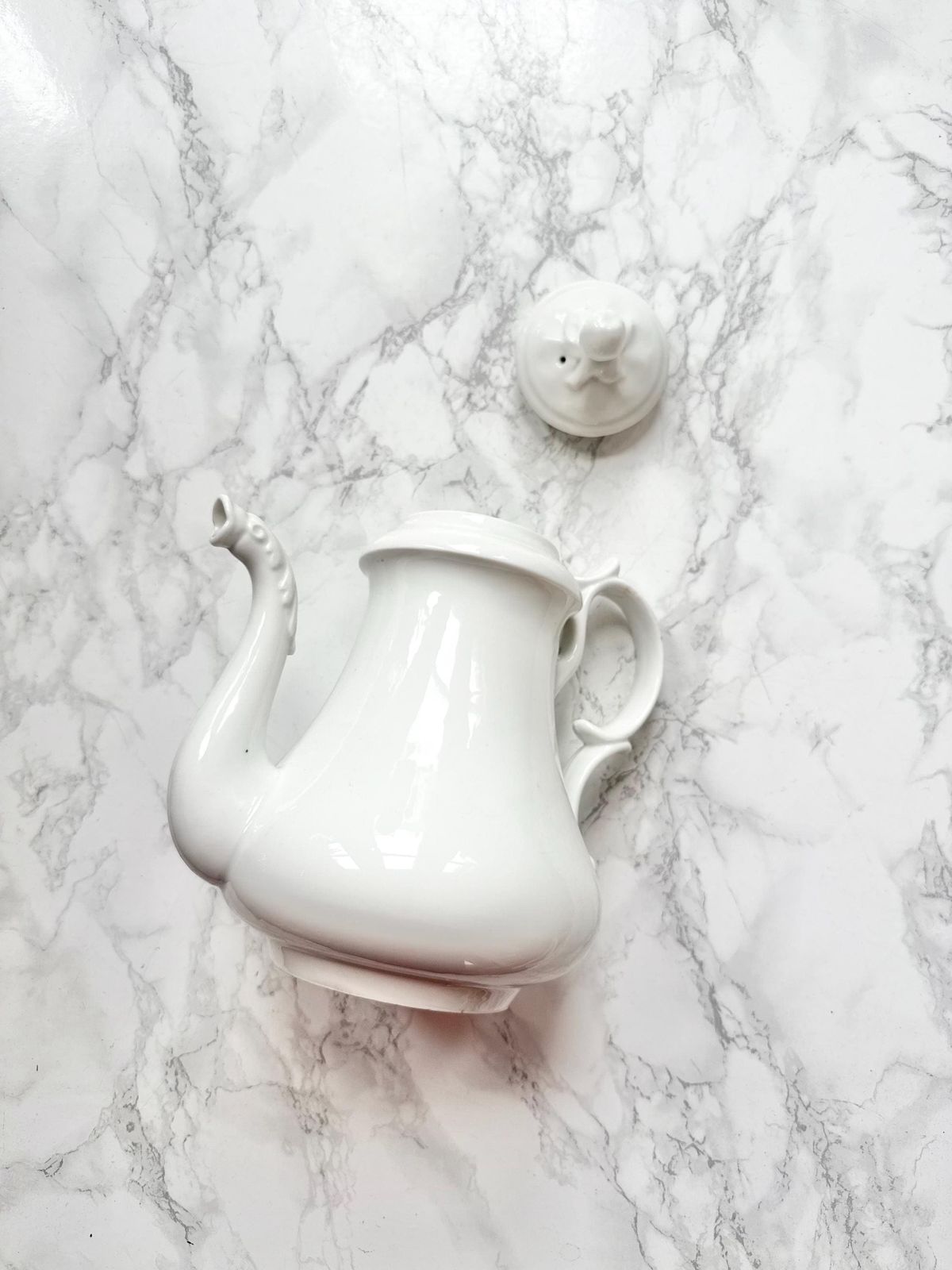 Antique 1830 French Bourbon Romantic Restauration Era Large Tea Or Coffee Pot Pourer White Plain Porcelain Of Paris Lion Head Spout