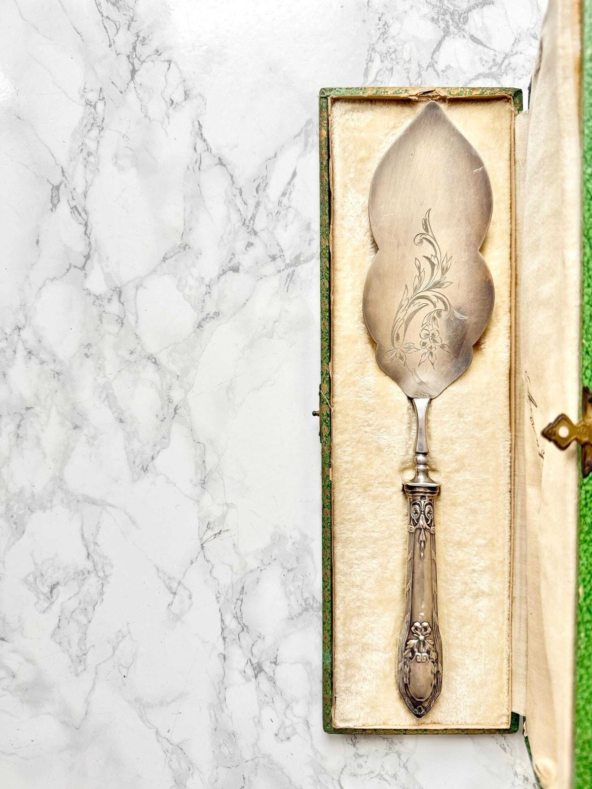 Antique French Cake Slice Or Tart Shovel Marie Antoinette Style Classical Chateau Original Case Silver Plated Sterling Silver Handle
