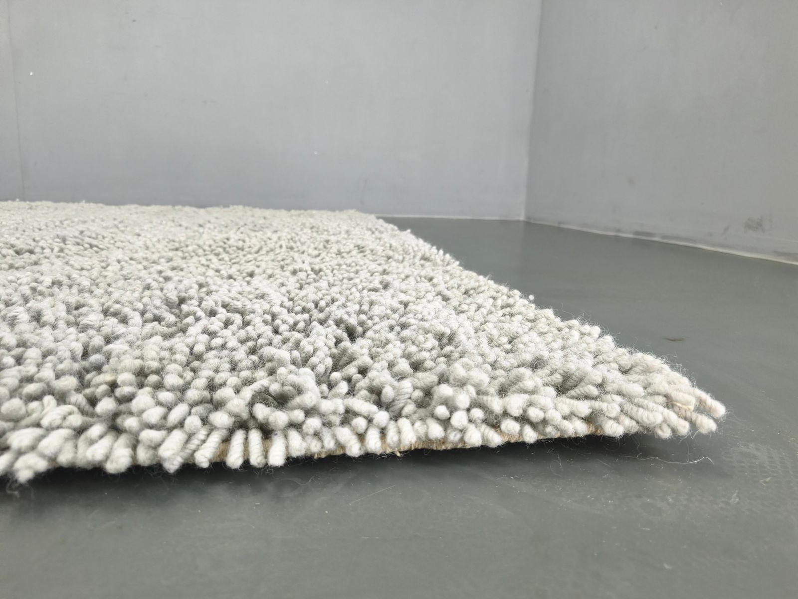 Danish Wool Shag Rug By C. Olesen, Light Grey, 1990s photo Textiles