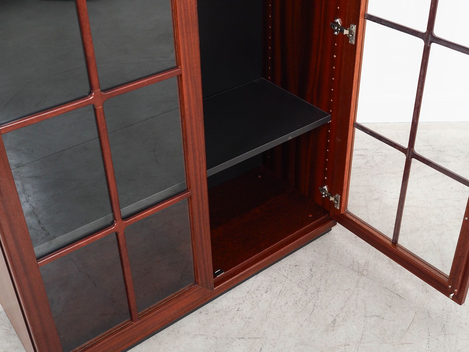 photo vinterior Mahogany Display Cabinet, Danish Design, 1970s, Made In Denmark
