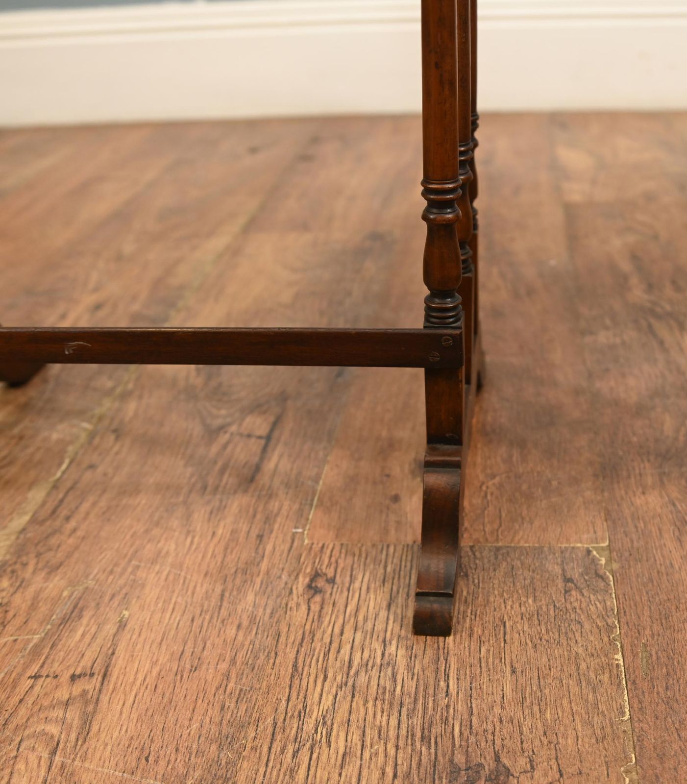 Pair Of Edwardian Mahogany Occasional Tables 1900 Tea Turned Supports photo vinterior