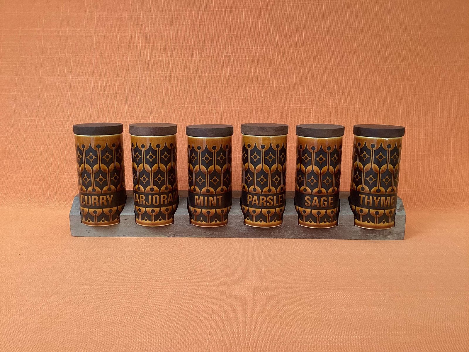 photo furniture 1970s Hornsea Heirloom Spice Rack With 6 Tall Labelled Spice Jars In Autumn Brown