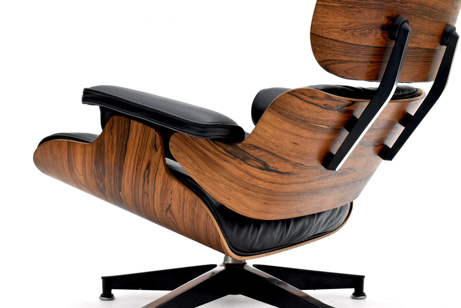 Early 1960s  Production Vintage Eames Lounge Chair For Herman Miller photo vintage