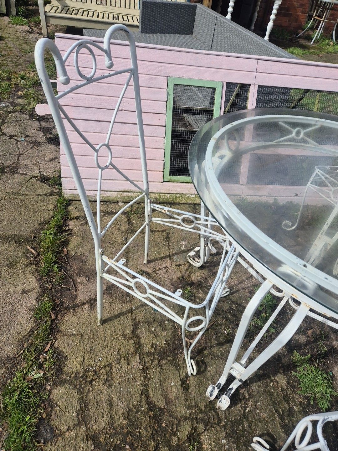 Vintage White Ornate Metal Framed Round Garden/Outdoor Table & 4 Matching Chairs photo 110.0