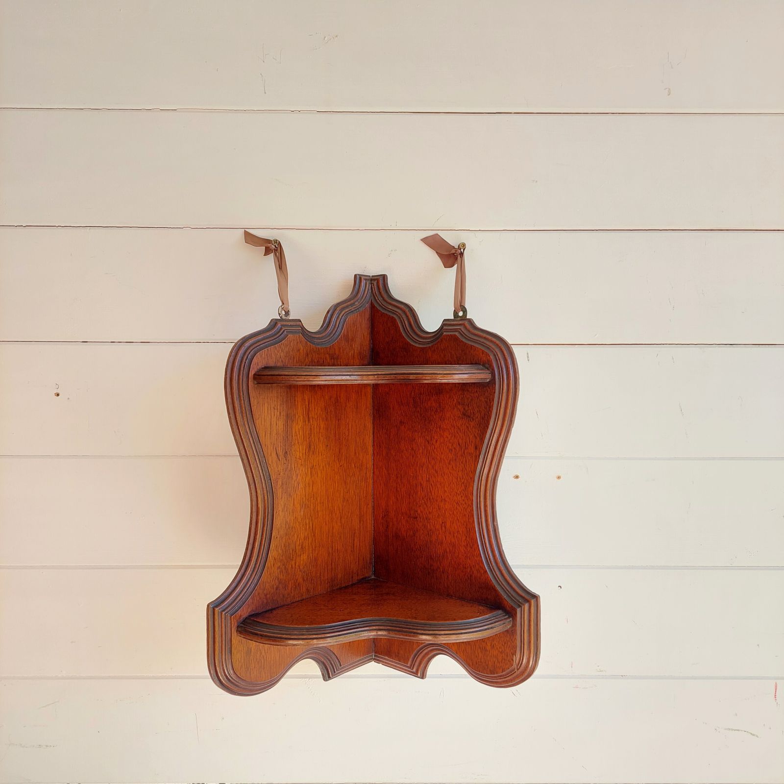 photo furniture Antique Mahogany Corner Shelf Wall Shelving Hanging Shelf Unit 19th Century