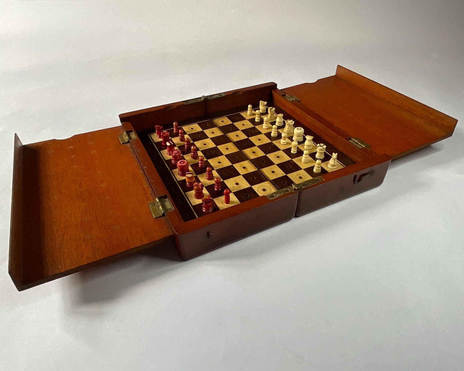 Antique Victorian Mahogany Travel Chess Set – Hand Turned Bone Pieces – C.1880 photo vintage