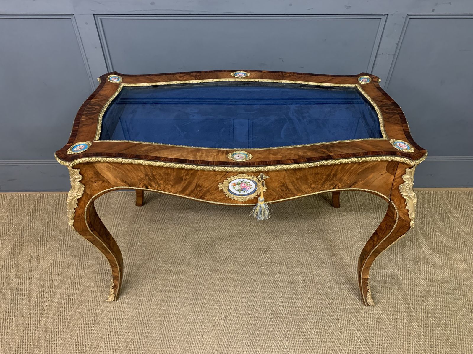 Fine 19th Century Bijouterie Table photo Furniture