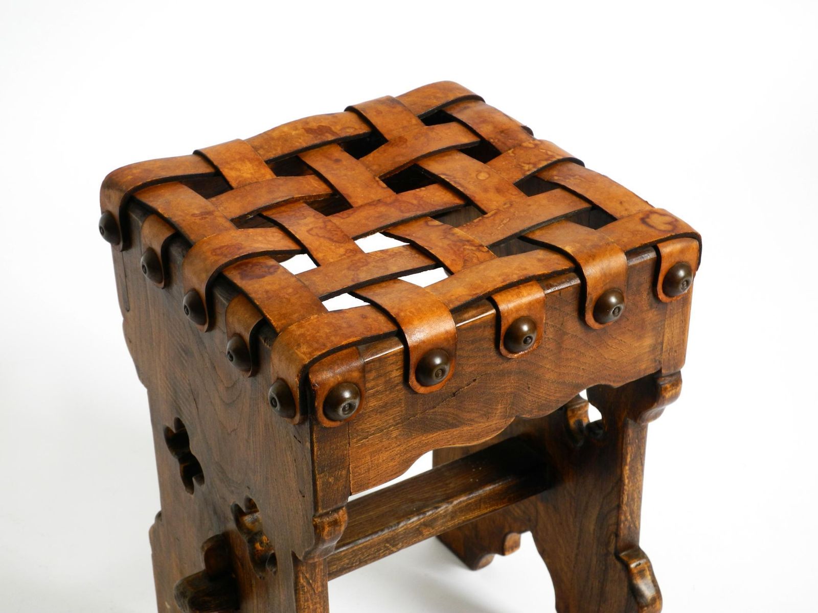 photo vinterior Beautiful 1940s Oak Stool With A Seat Made Of Leather Straps