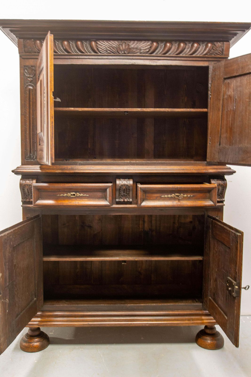 photo vinterior Spanish Oak Cabinet Deux Corps Buffet Gothic Revival, Late 19th Century