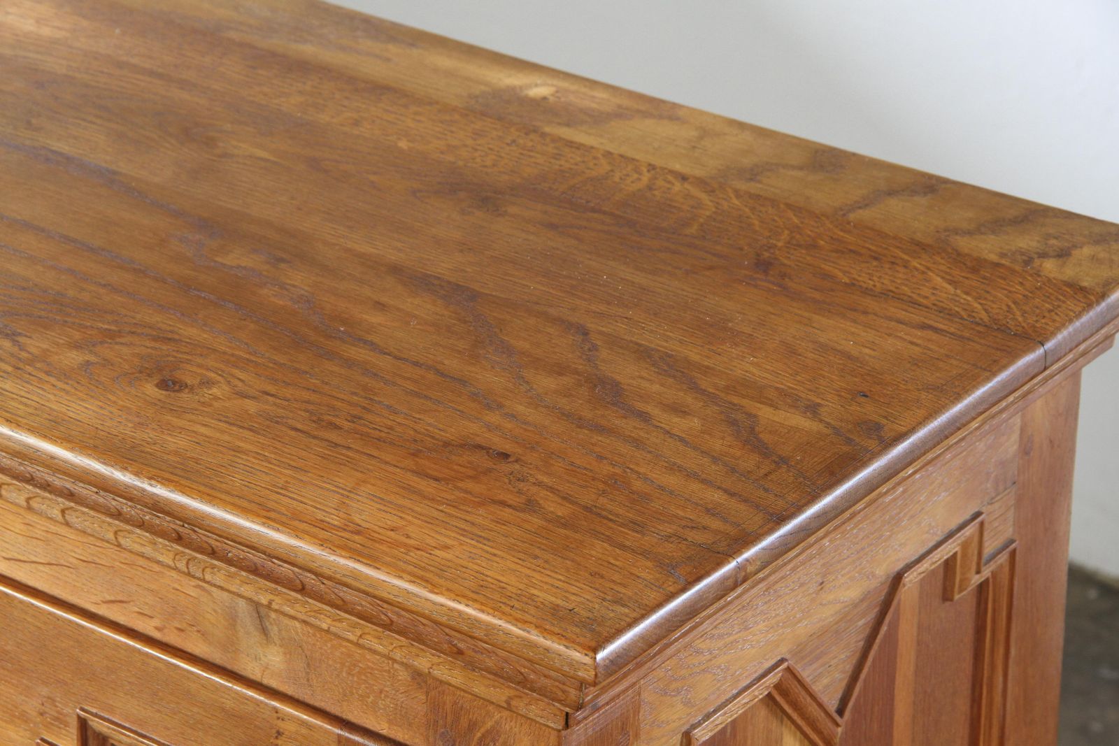 photo vintage Vintage 1960s Danish Brutalist Chevron Oak Cabinet, Style Of Henning Kjærnulf