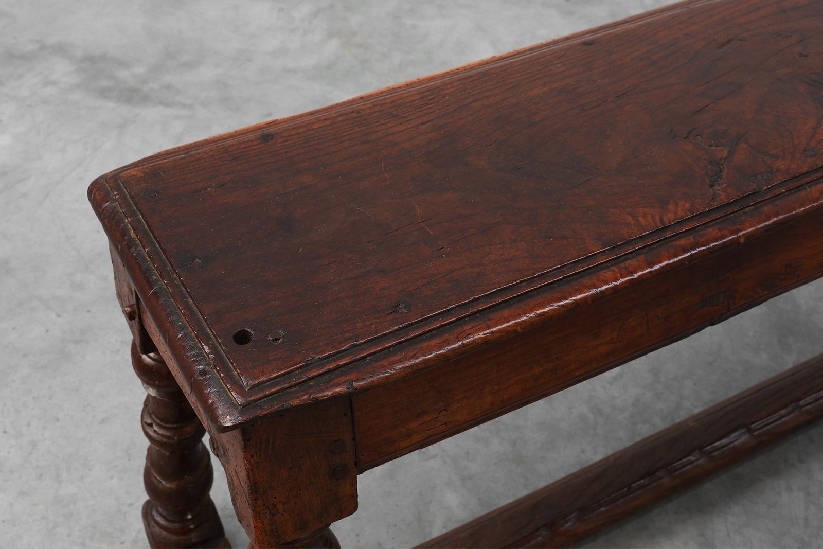photo furniture Antique English Oak Farmhouse Bench, United Kingdom, 1850s