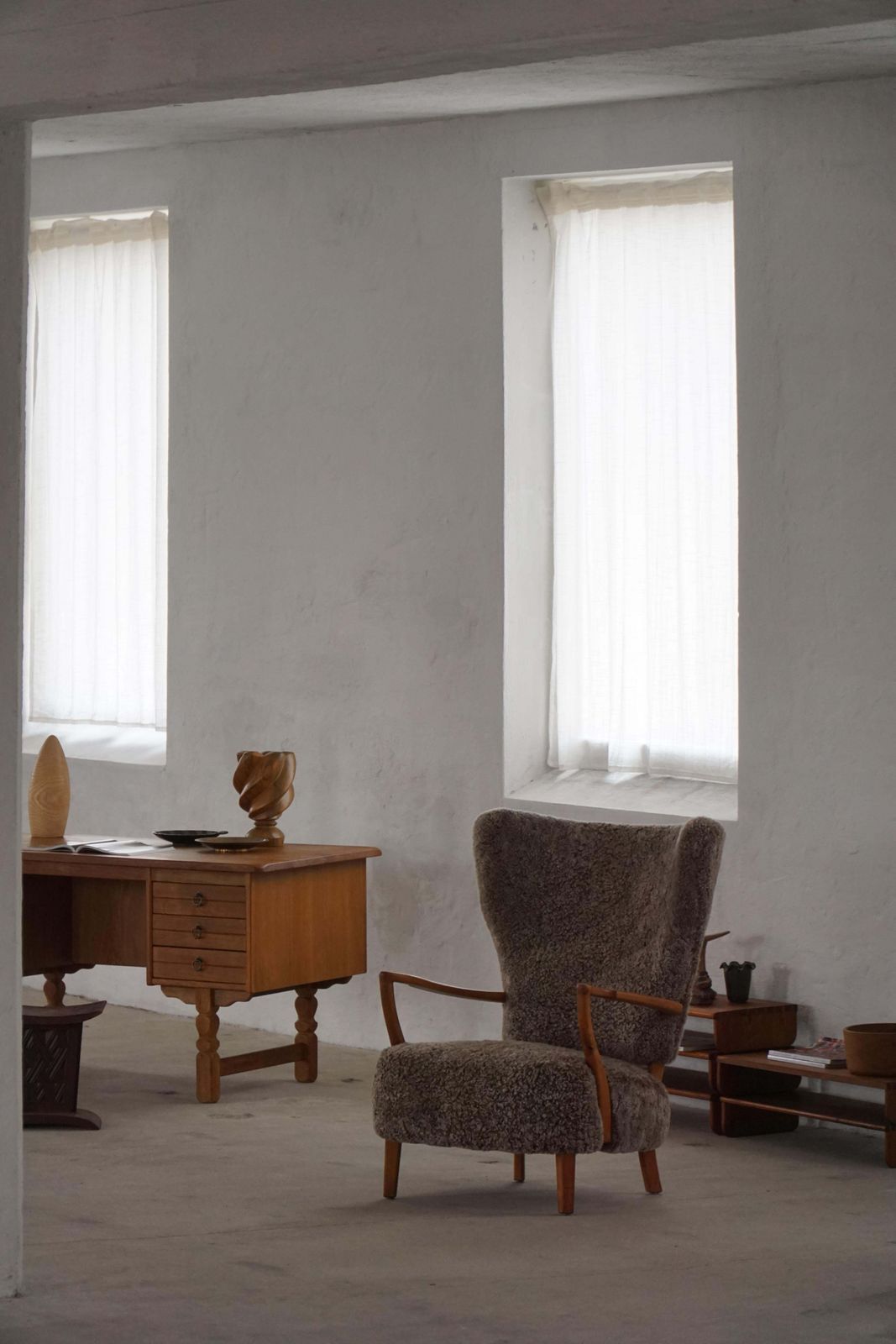 High Back Lounge Chair In Oak & Lambswool, Danish Modern, Viggo Boesen, 1950s photo vinterior