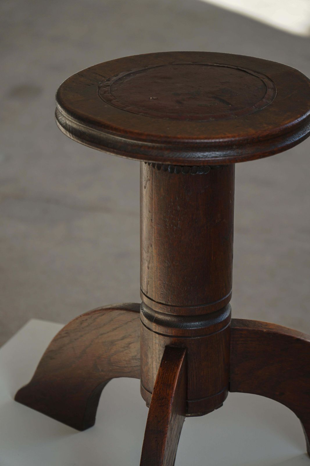 photo vintage Early 20th Century, Adjustable Danish Art Nouveau Stool, Carved Wood, 1920s