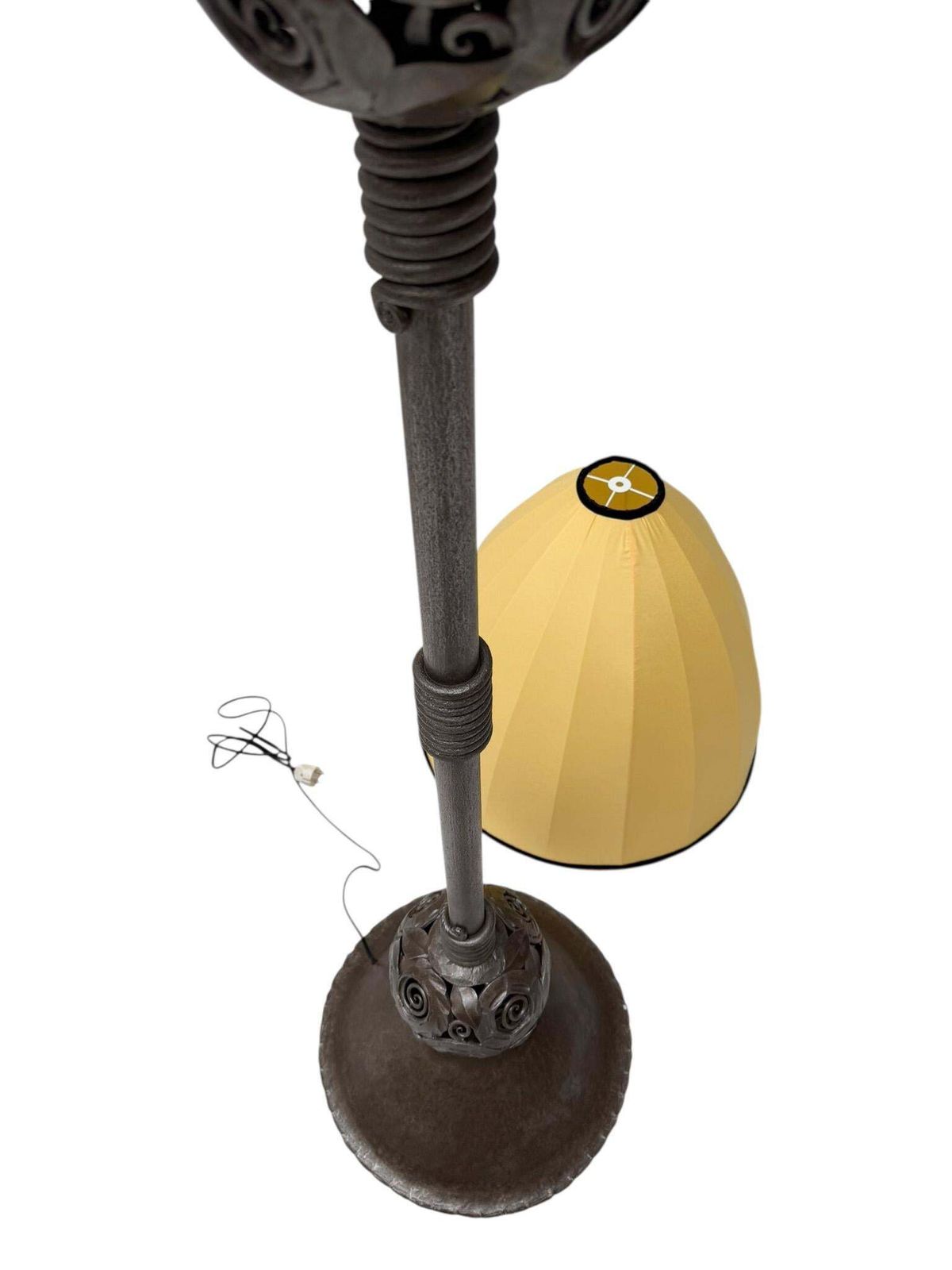 Art Deco Amsterdamse School Floor Lamp By Amsterdamsche Kunstsmederij, 1920s photo vinterior