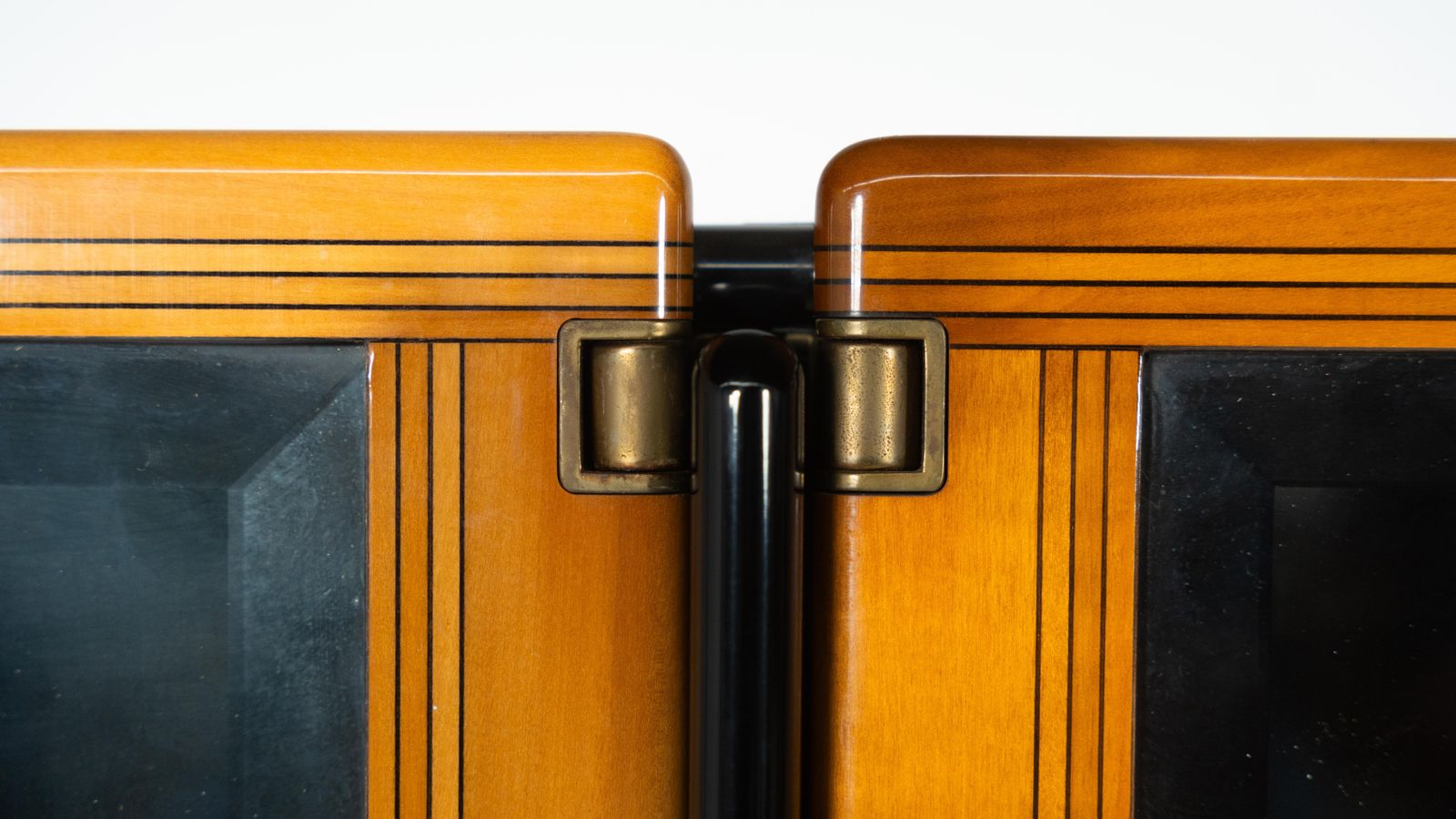 photo vinterior Mid Century Modern Artona Bookcase/Vitrine By Afra And Tobia Scarpa, Maxalto