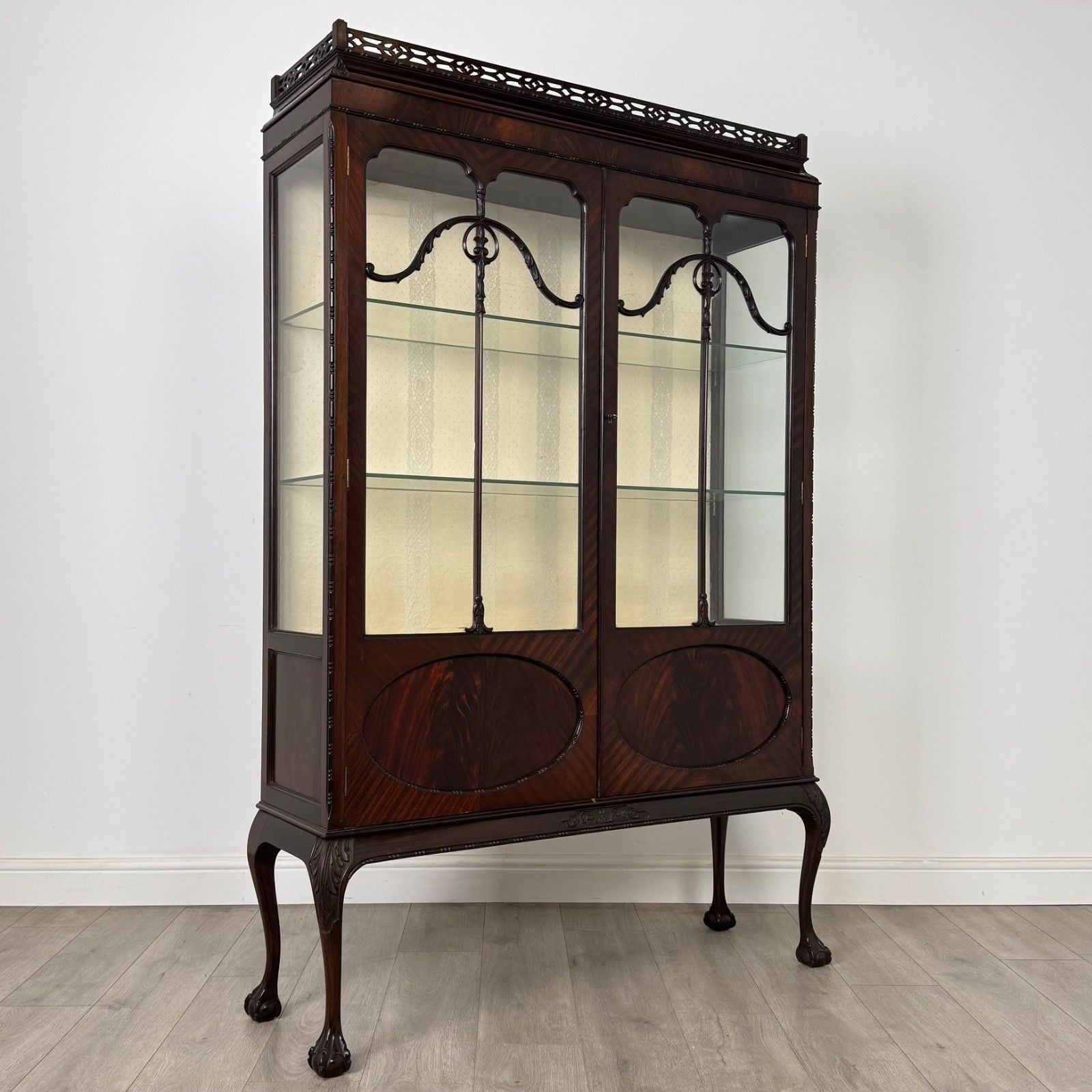 photo furniture Antique 20th Century Mahogany Display Cabinet By Morgan & Co ( Af 5339 )