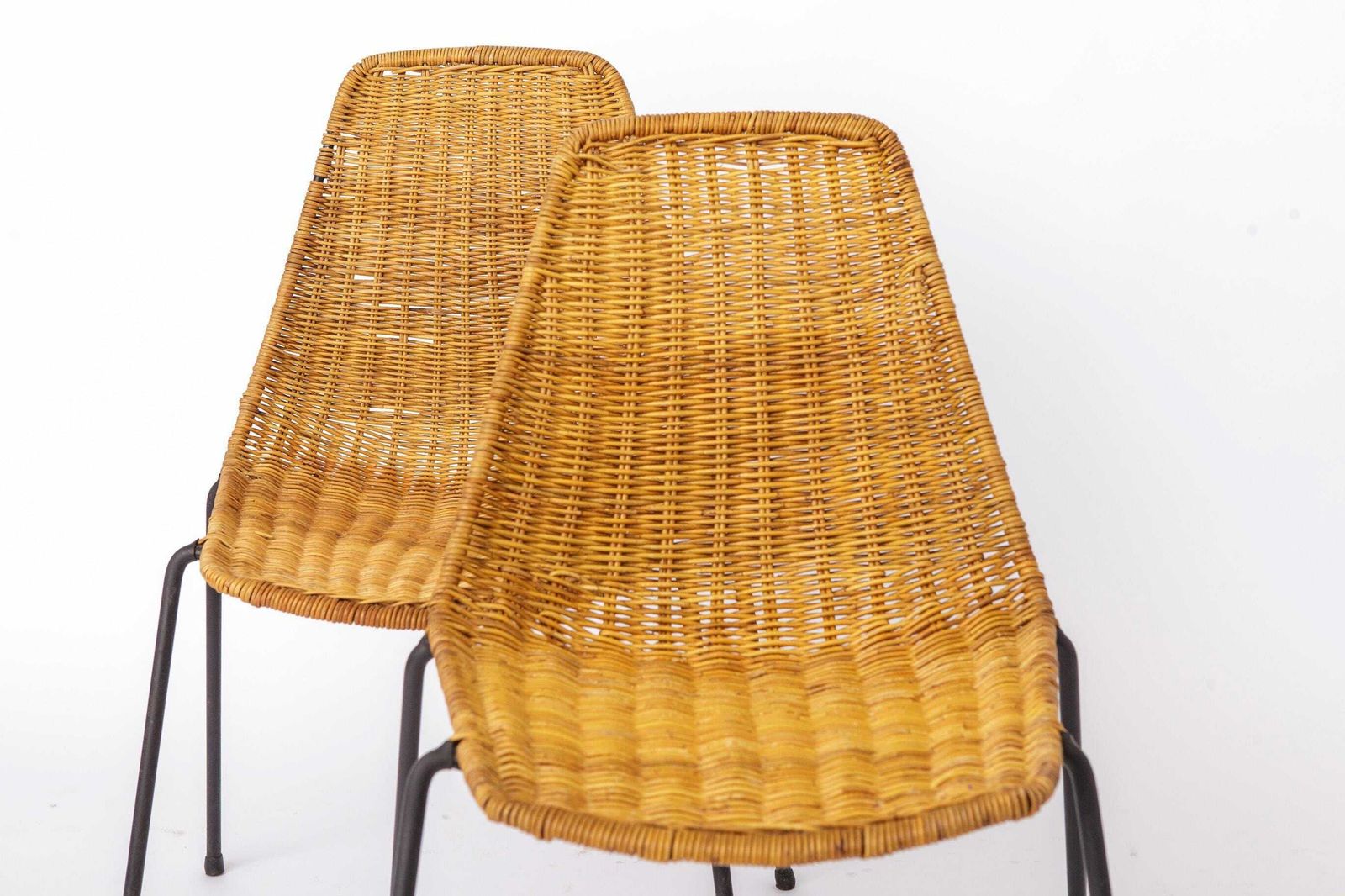 Set Van 2 Gianfranco Legler Basket Chairs, Jaren 1950 Rotan Stoelen, Mid Century Zwitsers Design, Metaal & Vlechtwerk photo furniture
