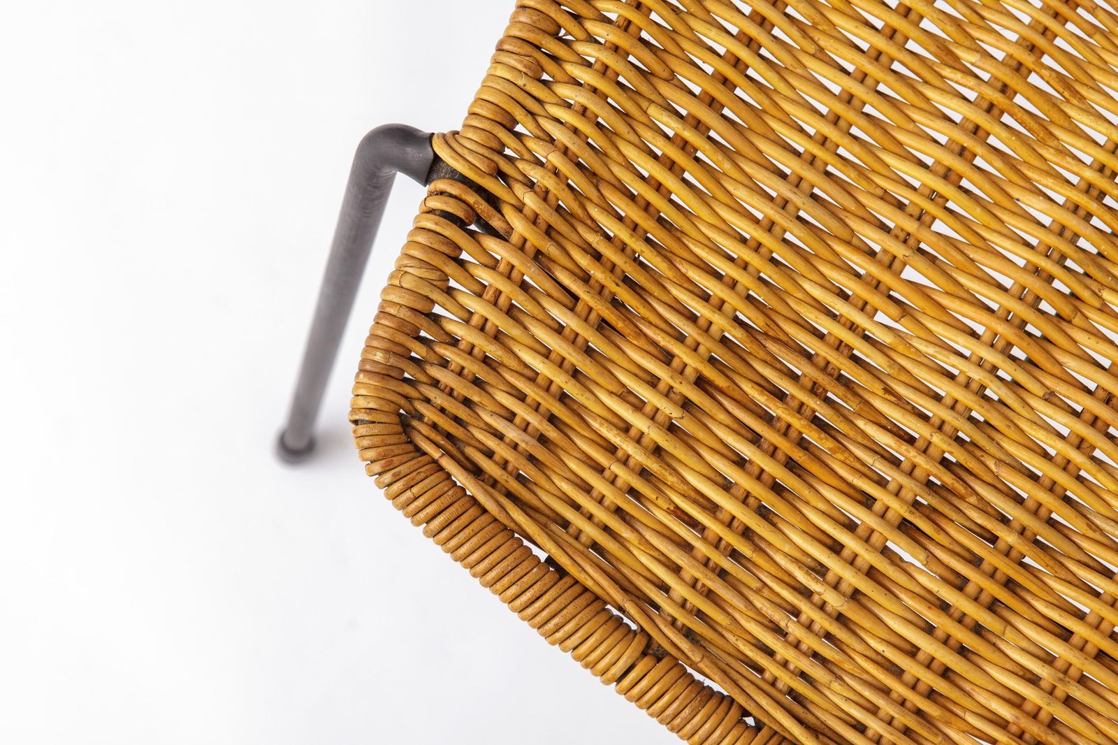 Set Van 2 Gianfranco Legler Basket Chairs, Jaren 1950 Rotan Stoelen, Mid Century Zwitsers Design, Metaal & Vlechtwerk photo for sale