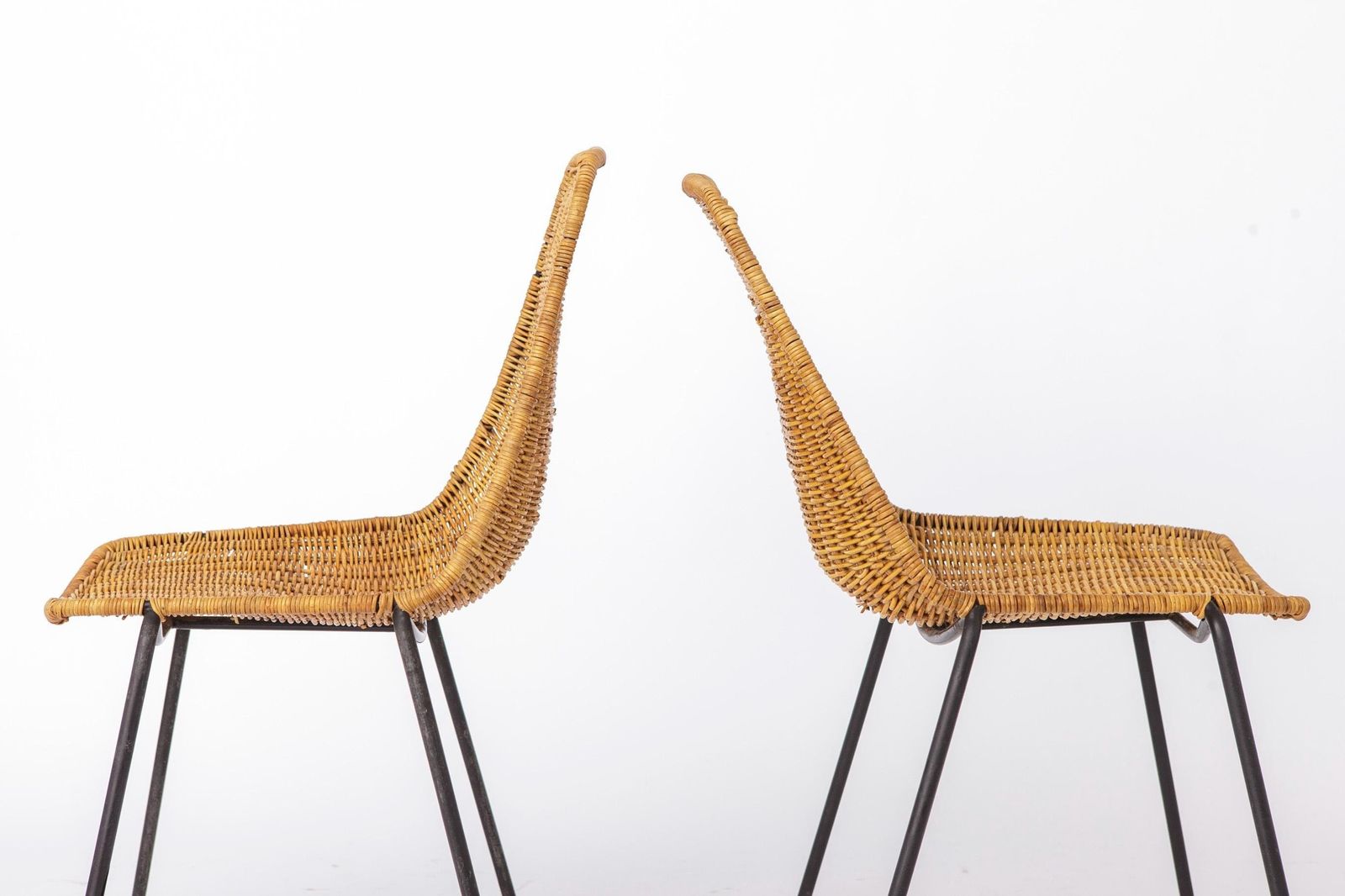 Set Van 2 Gianfranco Legler Basket Chairs, Jaren 1950 Rotan Stoelen, Mid Century Zwitsers Design, Metaal & Vlechtwerk photo Meubels