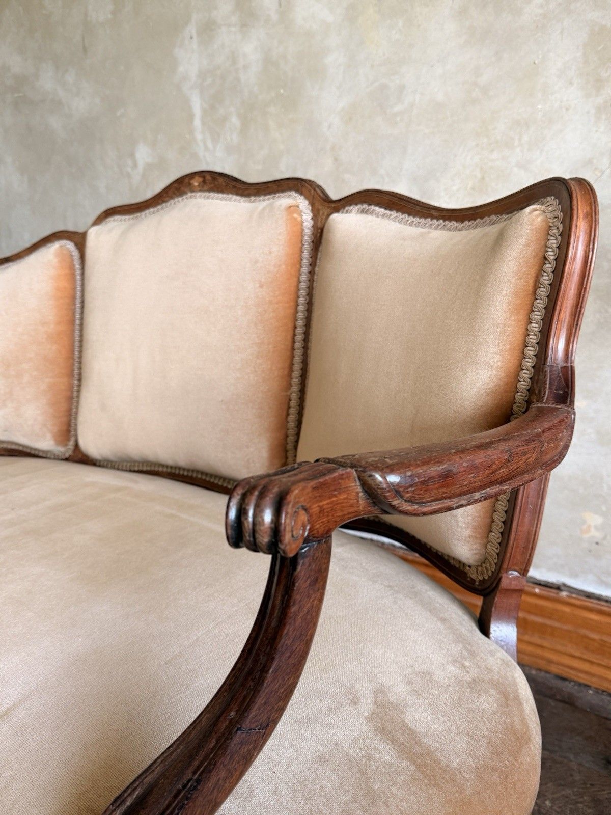 699.0 Antique Terricotta Velvet Inlaid Louis XV Continental Chaise Longue Sofa Daybed photo