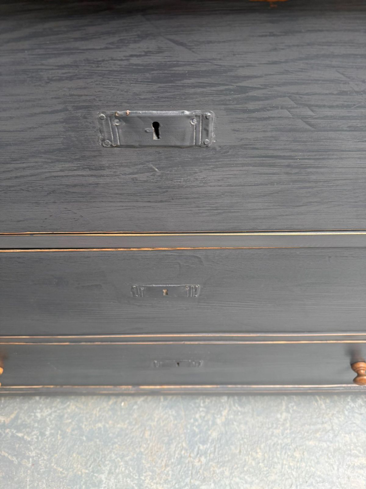 A Lovely Pine Victorian Painted Light Grey 5 Drawer Chest Of Drawers photo vinterior