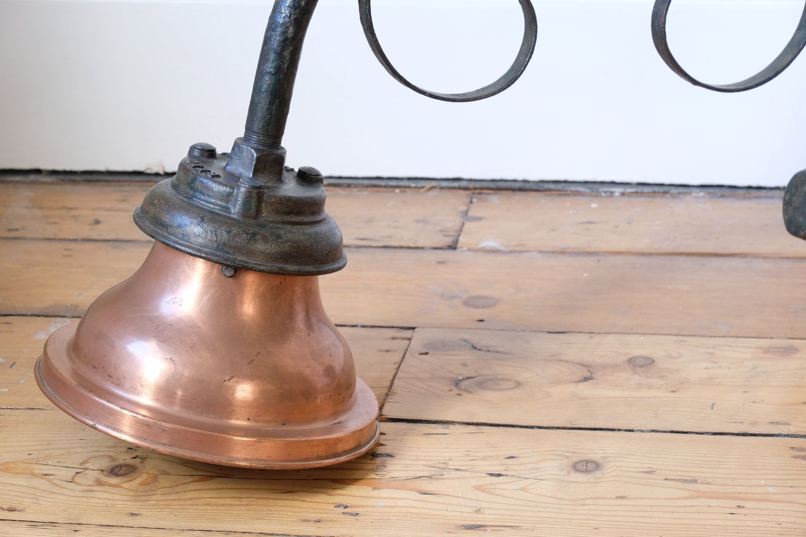 1930s Revo Of Tipton Cast Iron & Copper Swan Neck Street Lamp photo vinterior