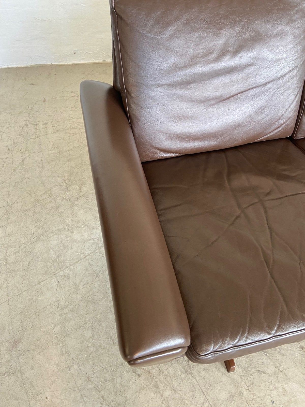 photo vinterior Vintage Retro Danish Mid Century G. Thams  3 Person Sofa  In Brown Leather