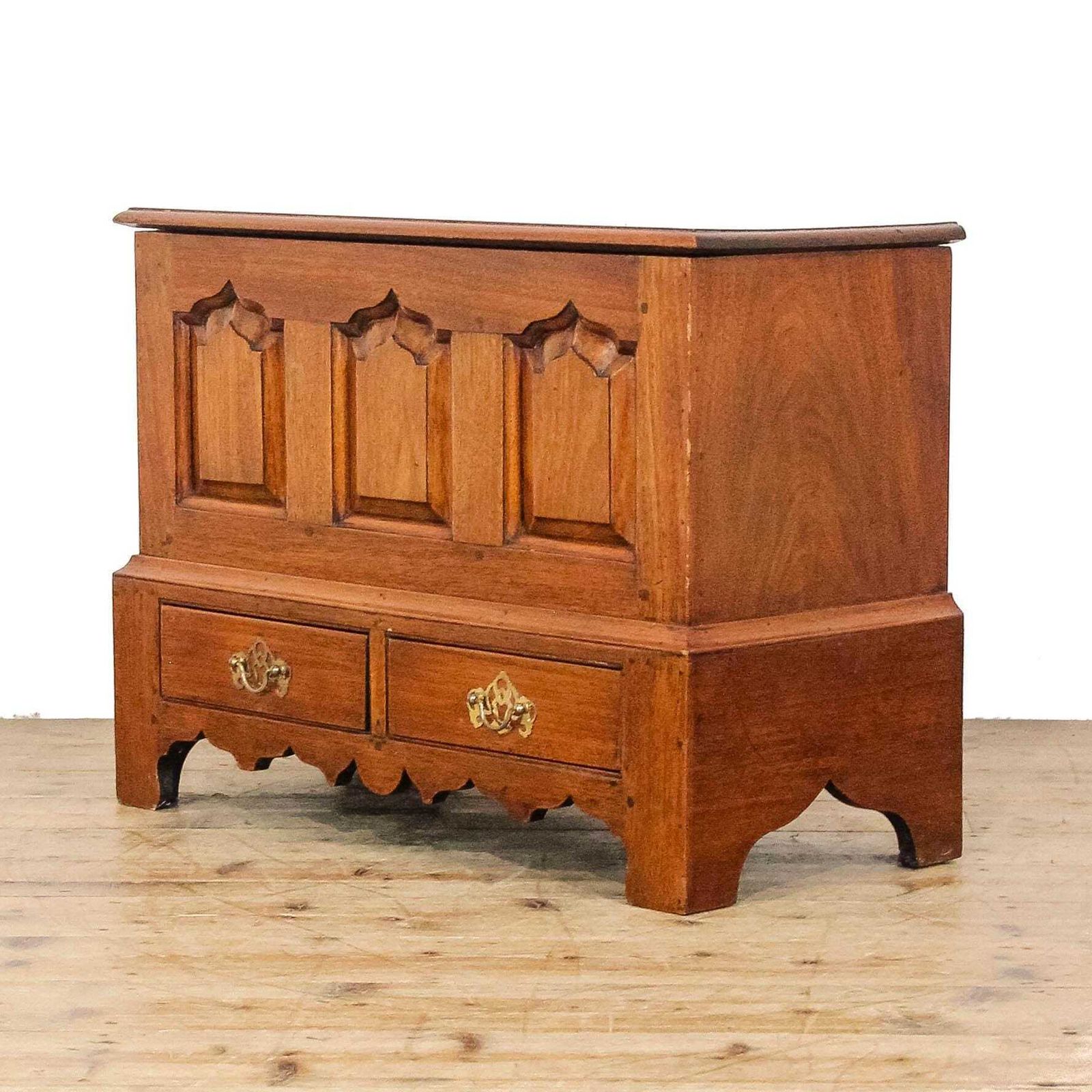 Traditional 18th Century Style Coffer Bach | Antique Furniture | Antique Storage | Antique Blanket Box | Welsh Antique (M 6751) photo furniture