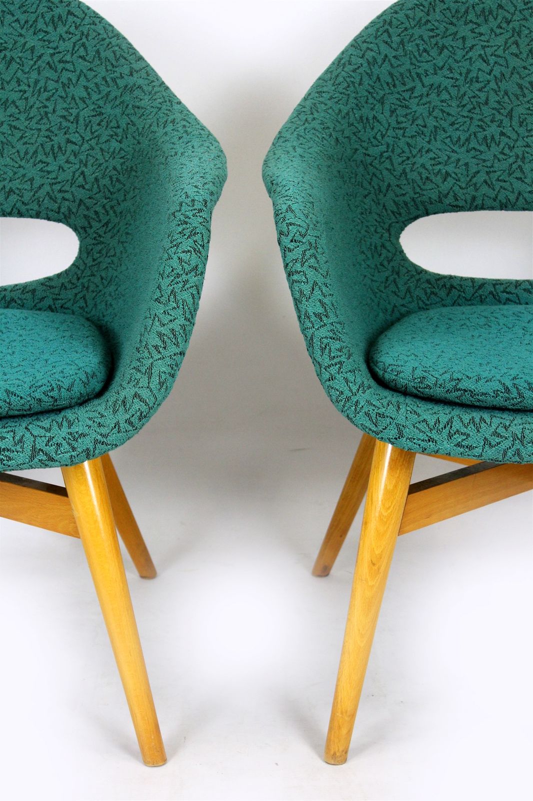 Pair Of 1960s Miroslav Navrátil Armchairs For Tatra Nábytok, Very Good Original Condition photo vinterior
