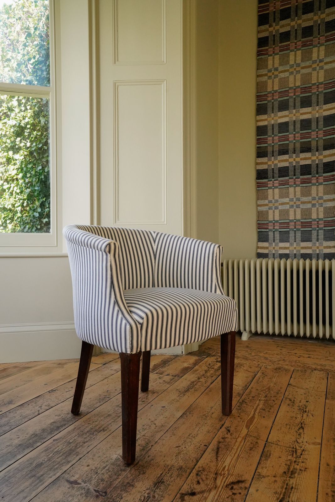 A Pair Of Beautiful Edwardian Tub Chairs Upholstered In Tori Murphy Navy Cotton Ticking Stripe photo for sale