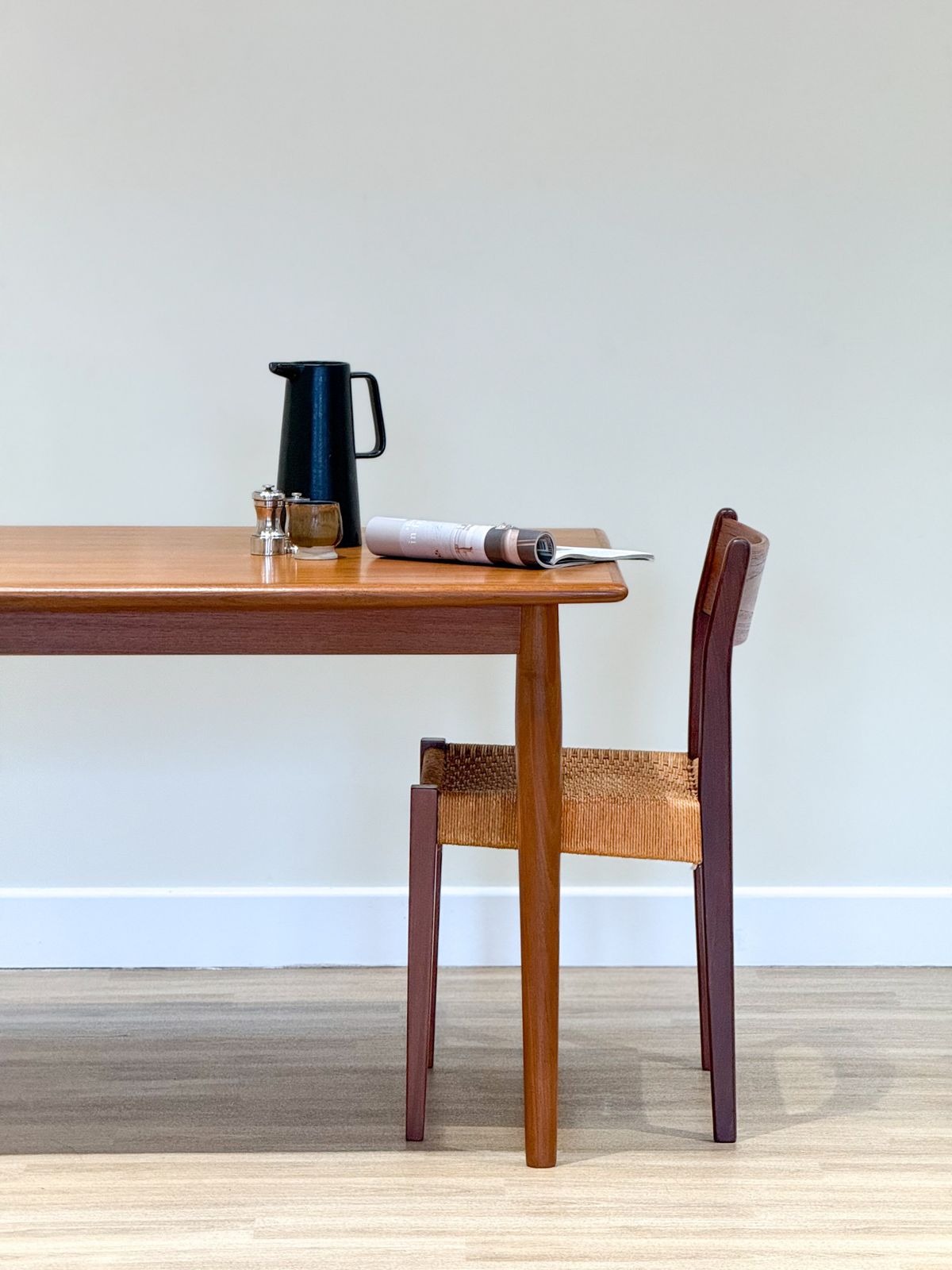 Mid Century Danish Teak Extending Dining Table (Johannes Andersen) photo Furniture