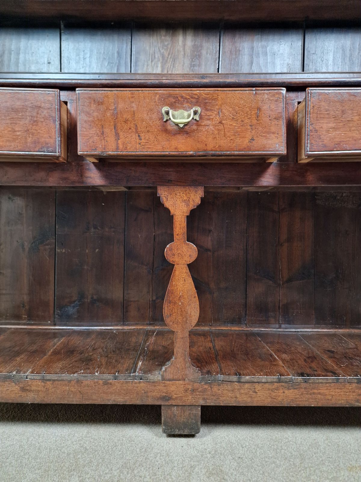 photo furniture Antique Oak Dresser And Plate Rack   George II (18thc.)