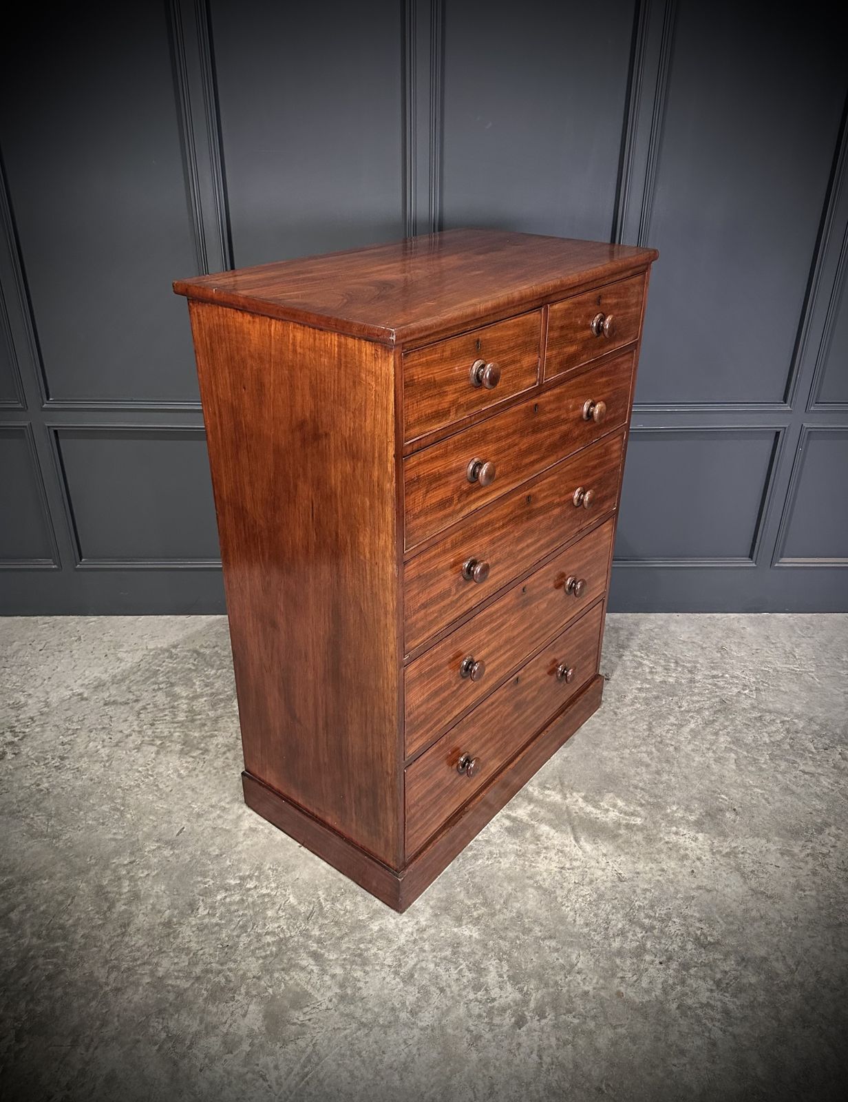 Victorian Mahogany Chest Of Drawers photo furniture