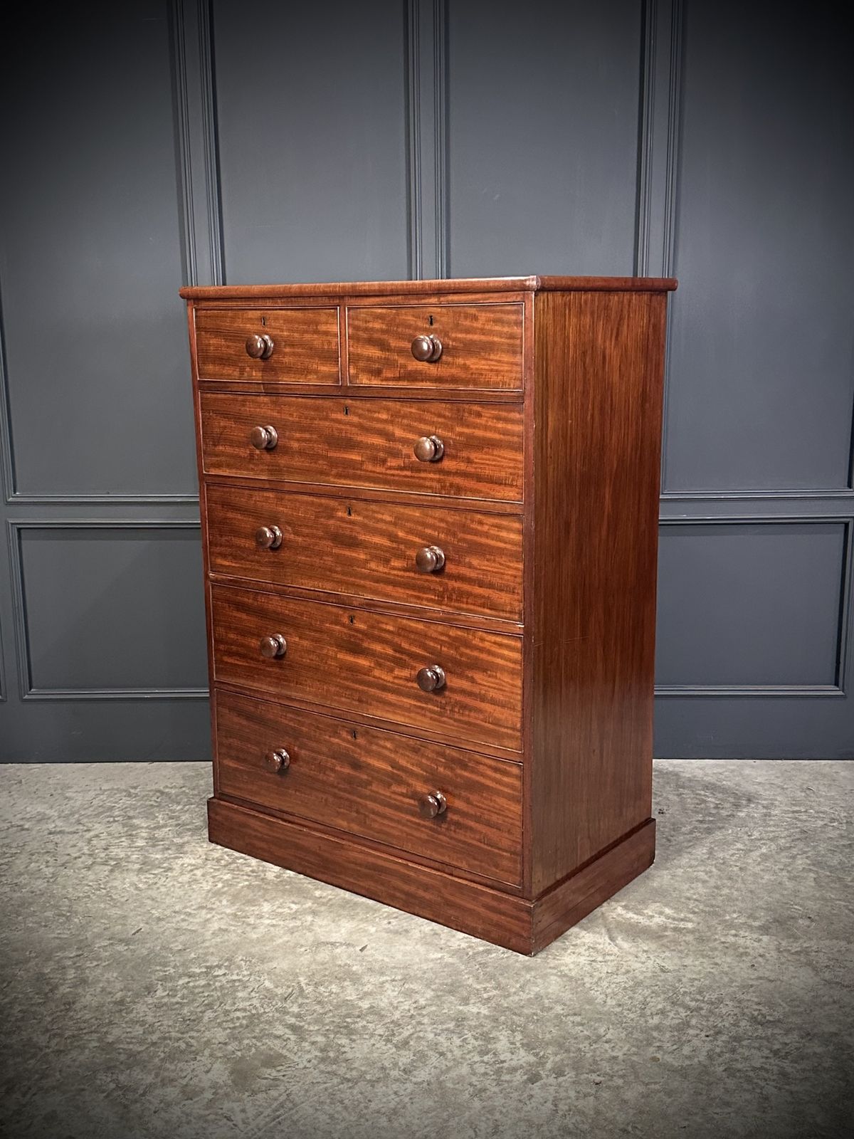 Victorian Mahogany Chest Of Drawers