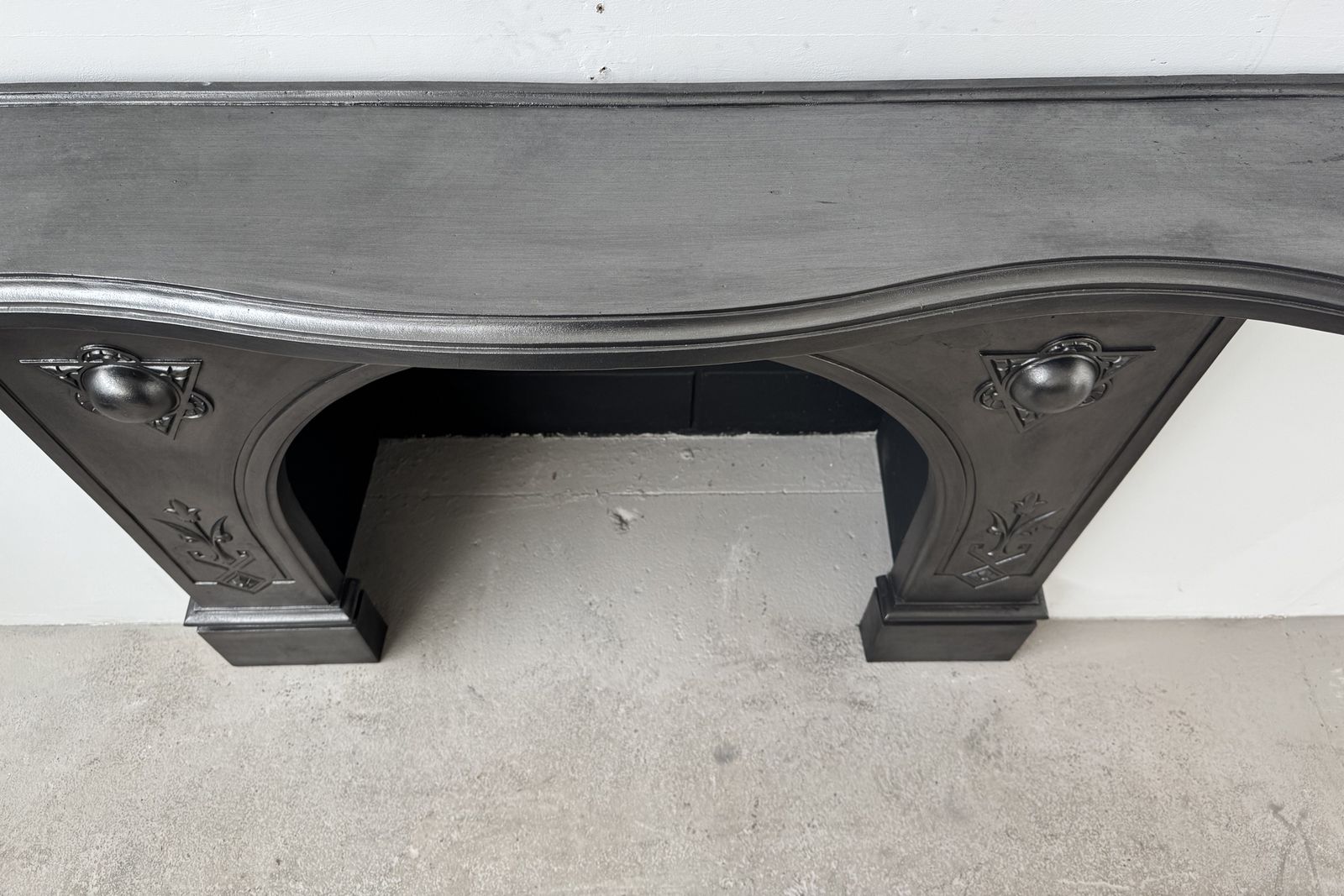 photo vinterior 19th Century Victorian Arched Cast Iron Fireplace Surround