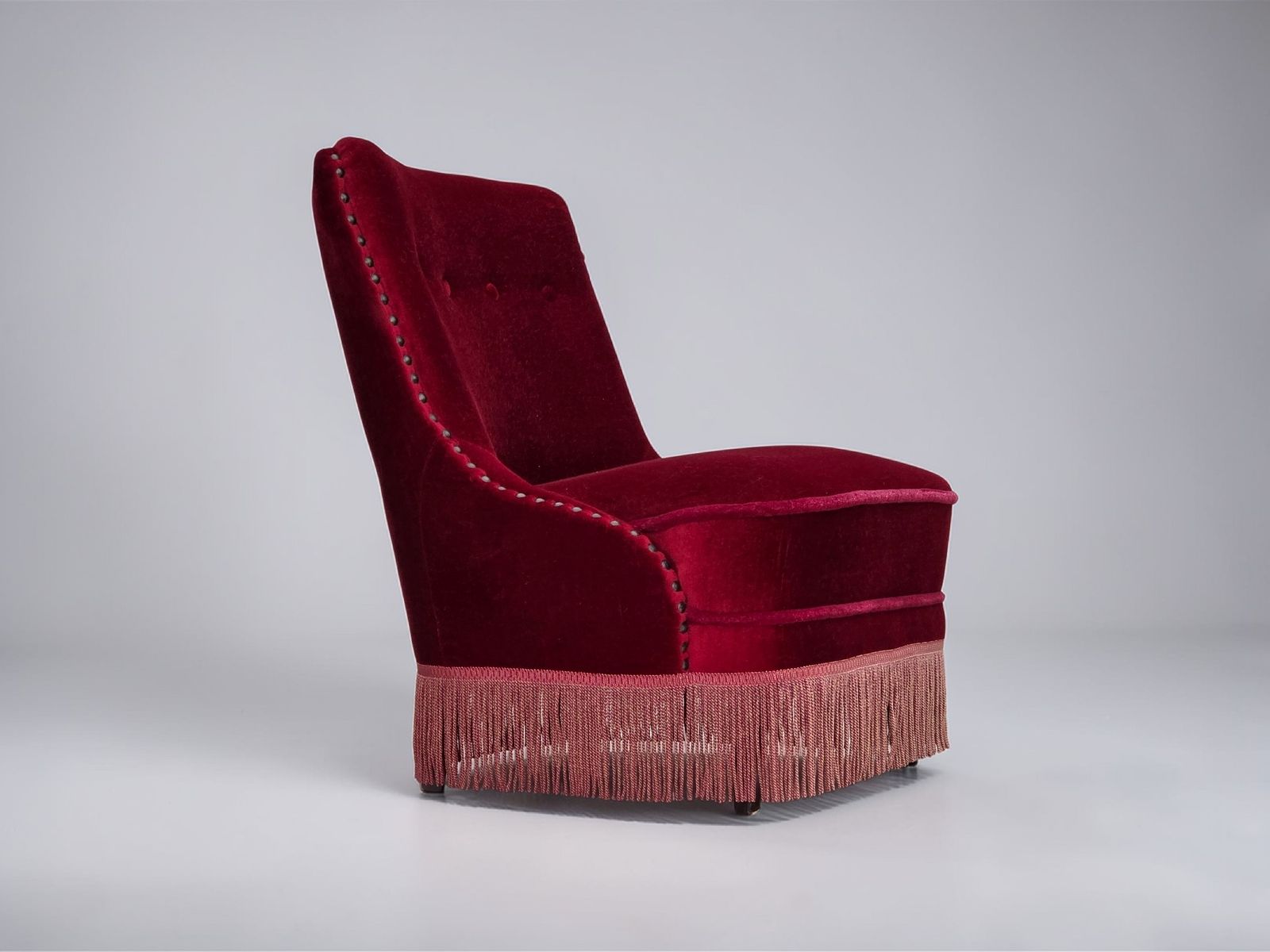 Ca. Jaren 1960, Deense Fauteuil, Rood Meubelvelours, Beukenhouten Poten.