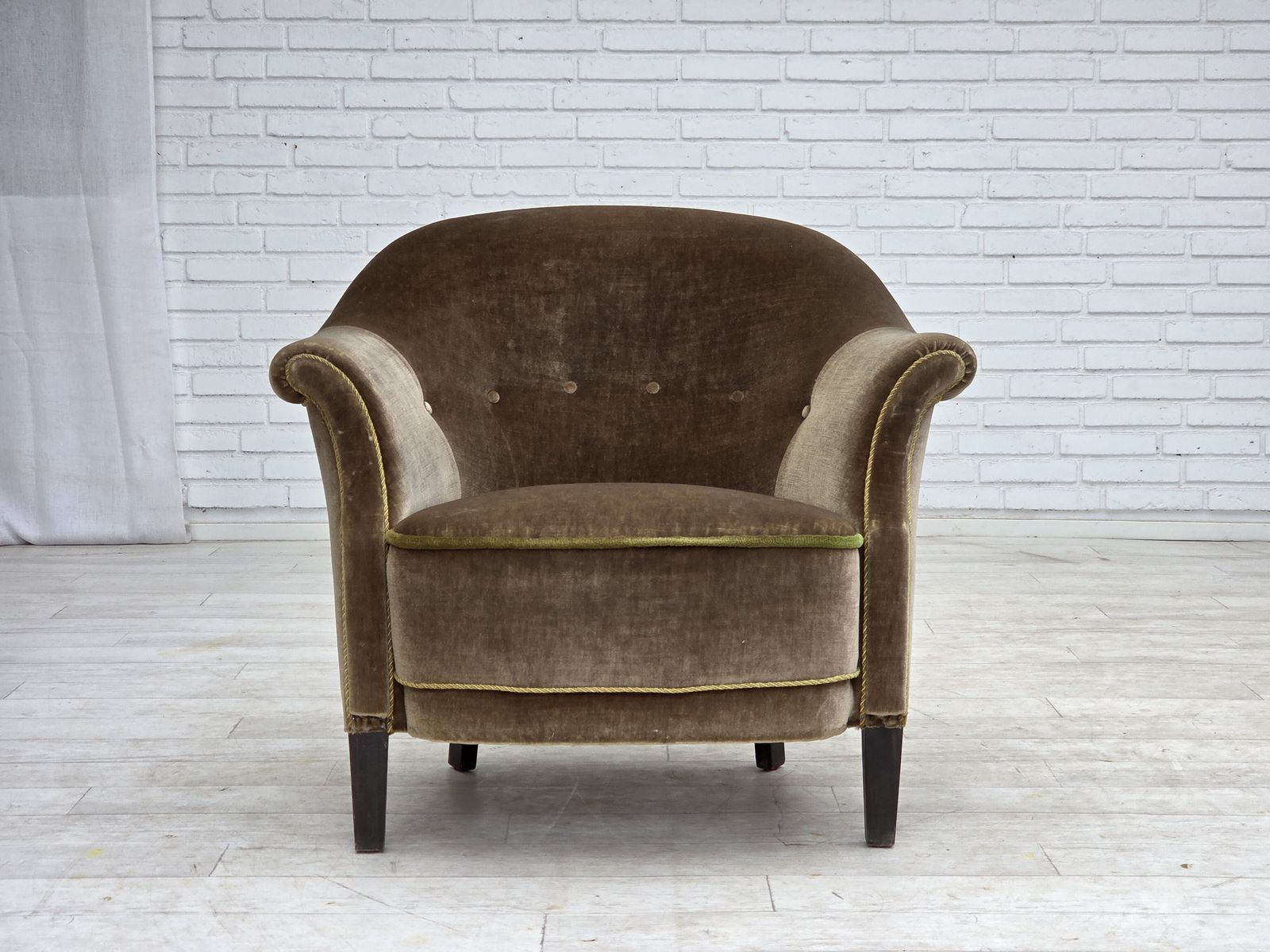 Ca. Jaren 1960, Deense Fauteuil, Groen Meubelvelours. photo furniture