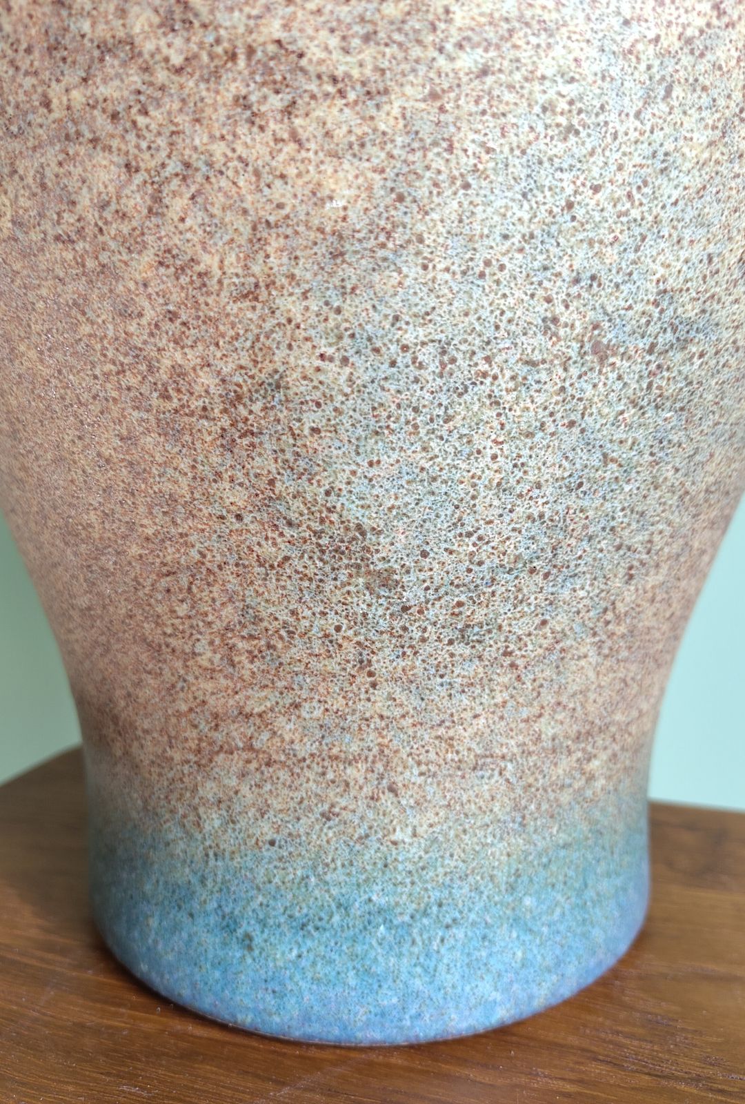 Dümler & Breiden 670‑41 Mid‑Century Floor Vase With Subtle Green‑Blue Accents On Fat‑Lava Base (41 Cm) photo vinterior