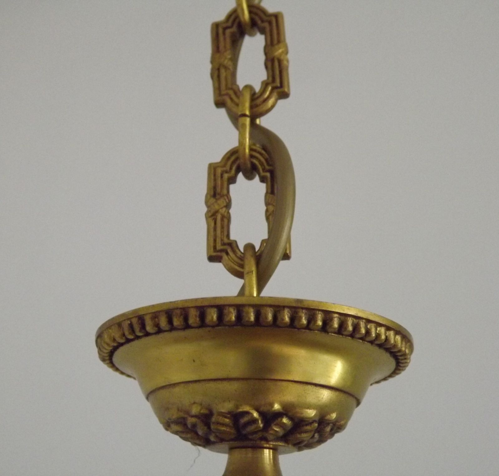 photo for sale Lustre à 3 lumières de style traditionnel mid-century en bronze, France