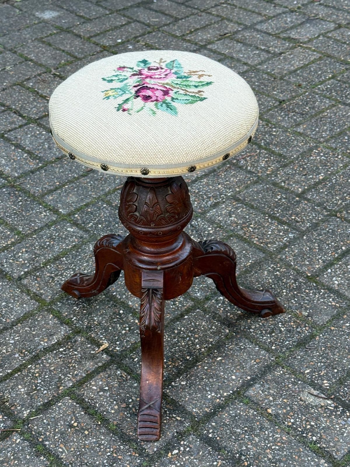 photo furniture Antique Victorian Carved Piano Or Accent Stool – Adjustable Wooden Stool With Needlepoint Floral Seat