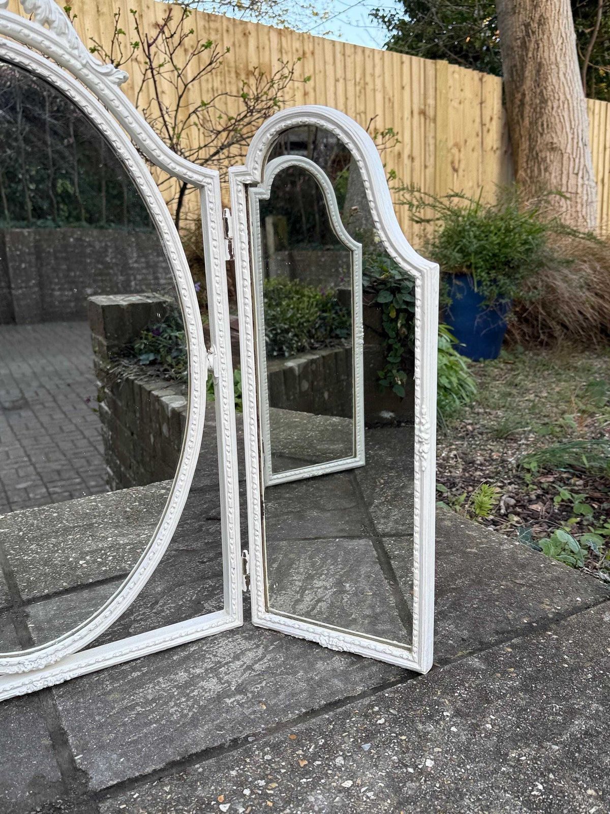 Vintage French Style Tri Fold Dressing Table Mirror – Ornate Rococo Vanity Mirror In Cream Finish photo 220.0
