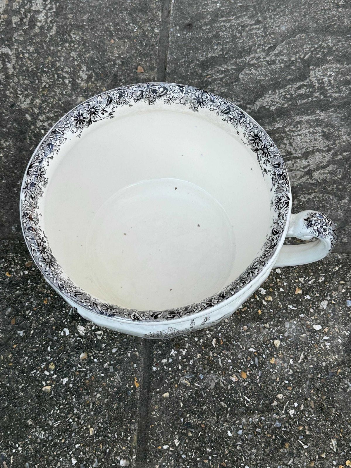 Vintage English Chamber Pot / Planter – K And Co Meadow Sweet Transferware – Black & White Floral Ceramic Jardinière photo vinterior