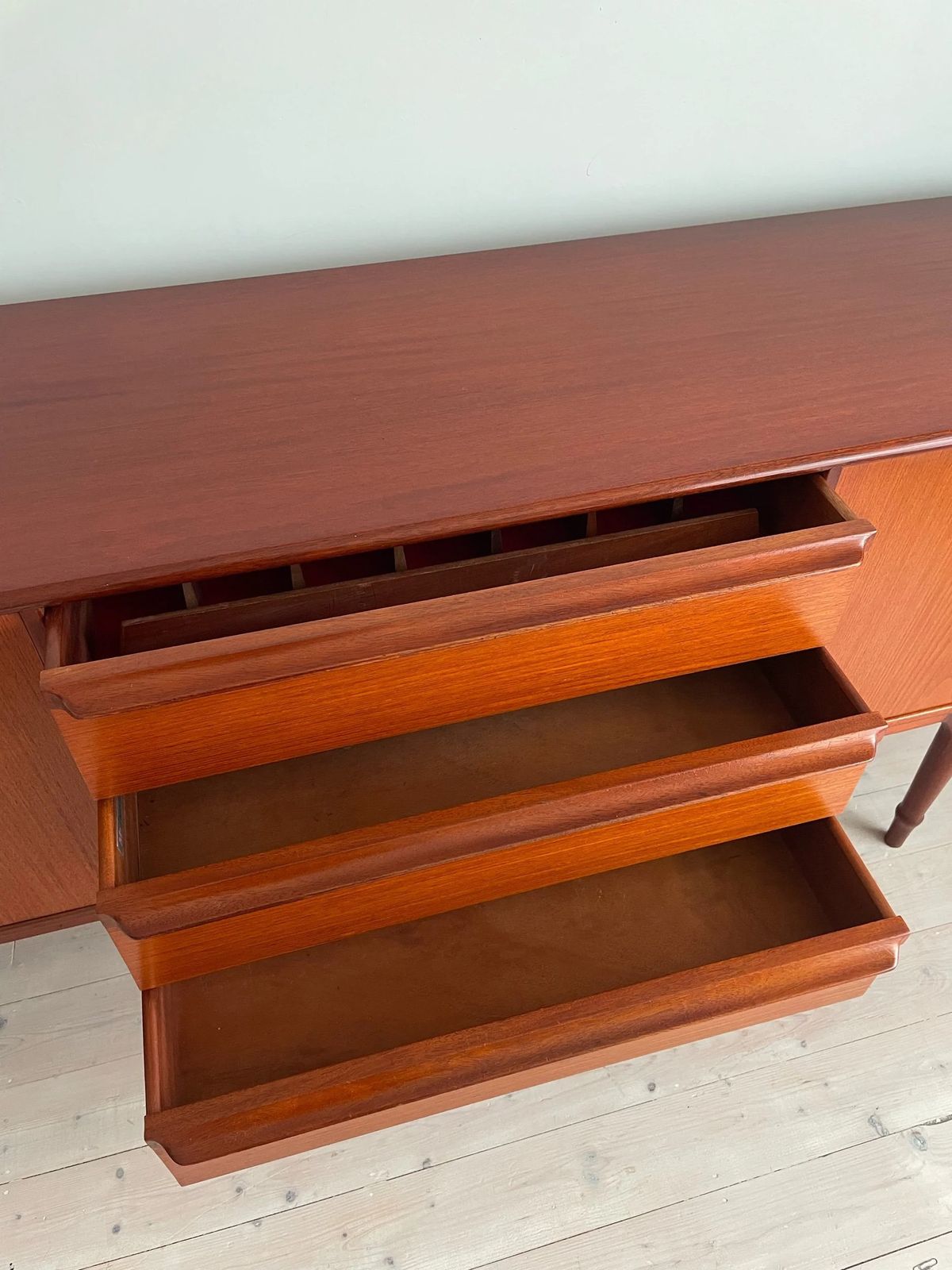 photo vinterior Mid Century Modern A.H McIntosh & Co Teak Sideboard