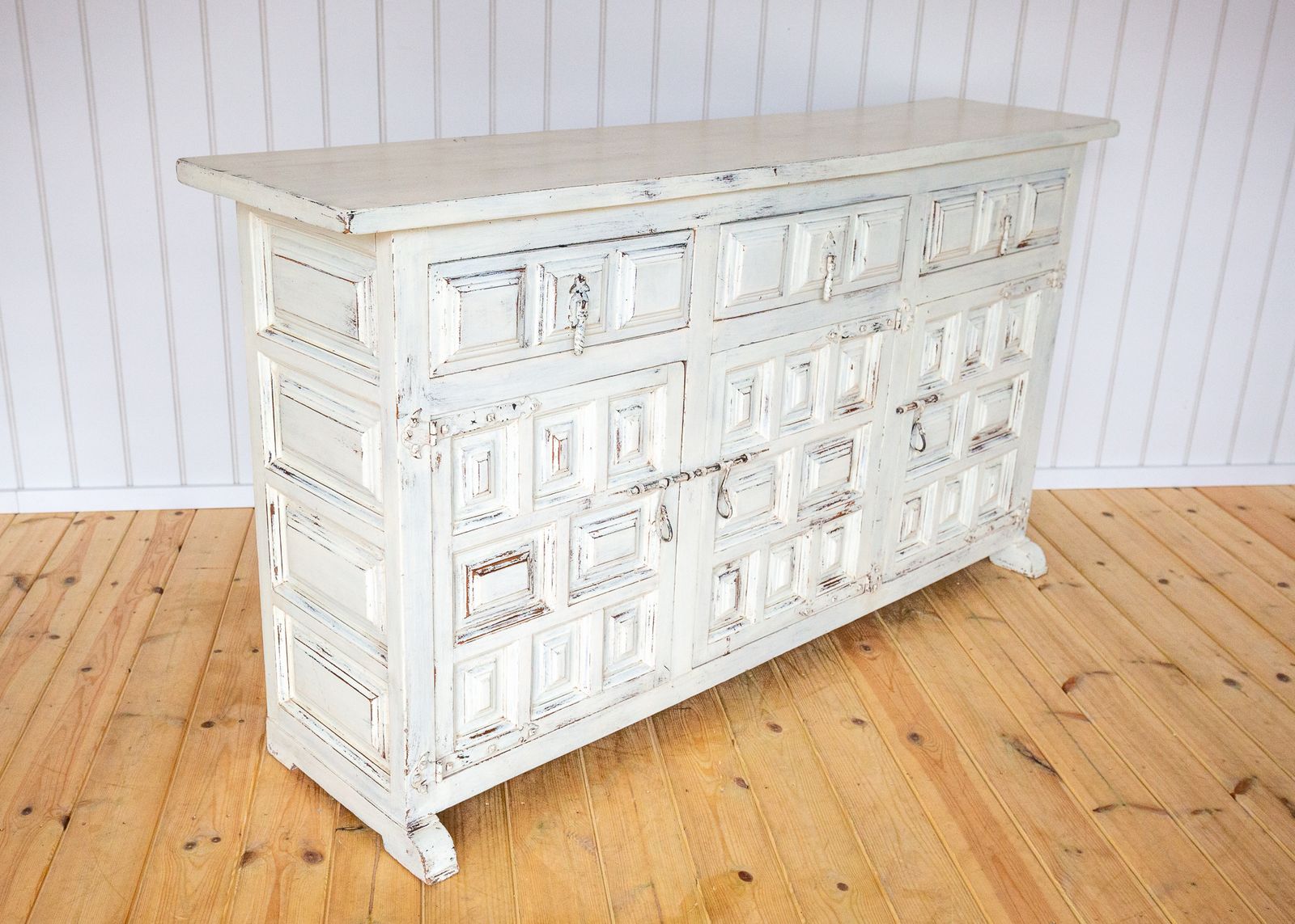 Spanish Sideboard Oak Iron Painted Baroque Tuscan Credenza Early 20th Century Brutalist Catalan Geometric Media Uni.T Credenza Buffet photo vintage